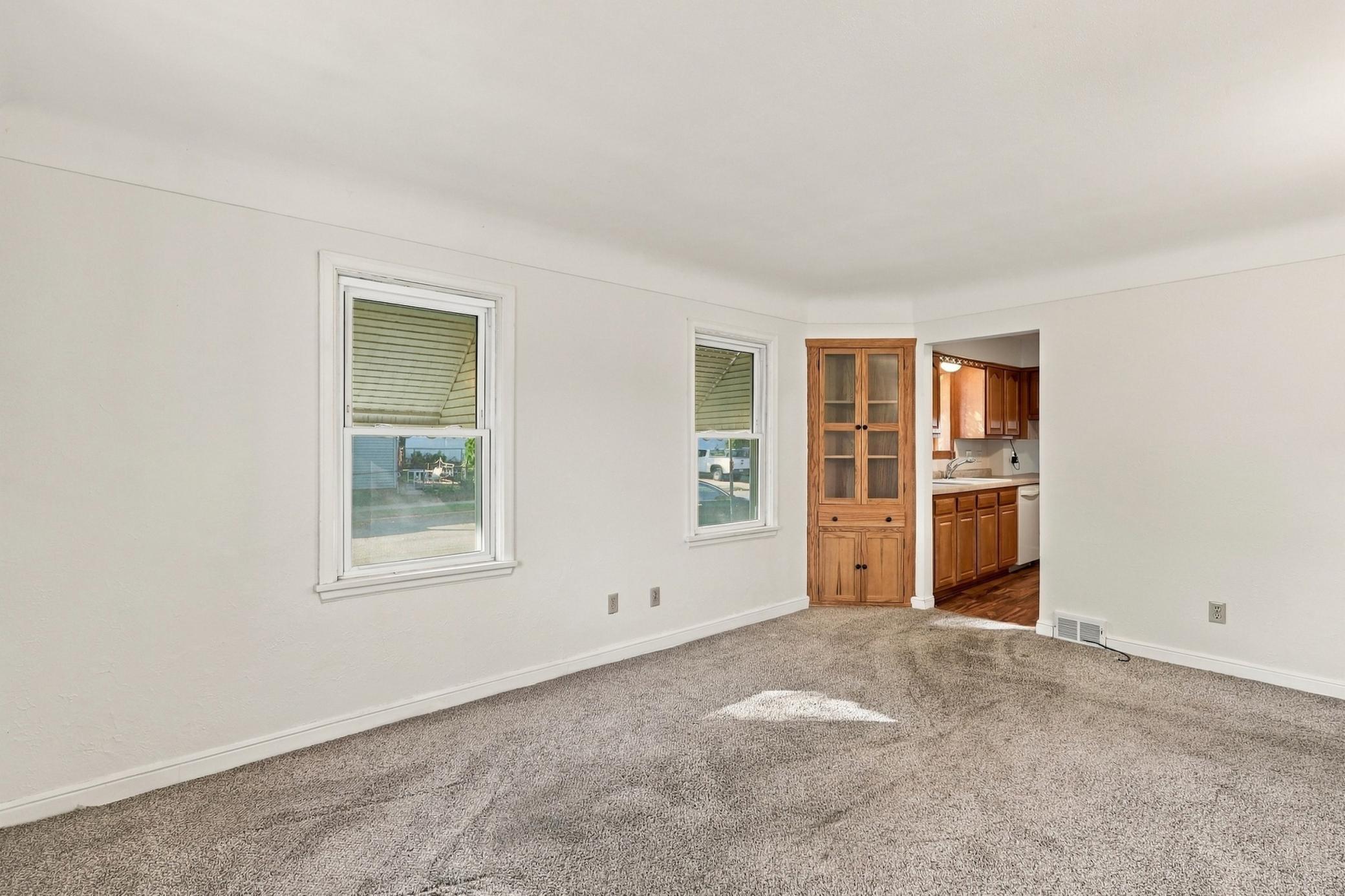 View of Residential Income at 1049 Gorman Avenue, West Saint Paul MN 55118, West Saint Paul (2 of 35) - Mike Wilen | Minnesota Team Real Estate