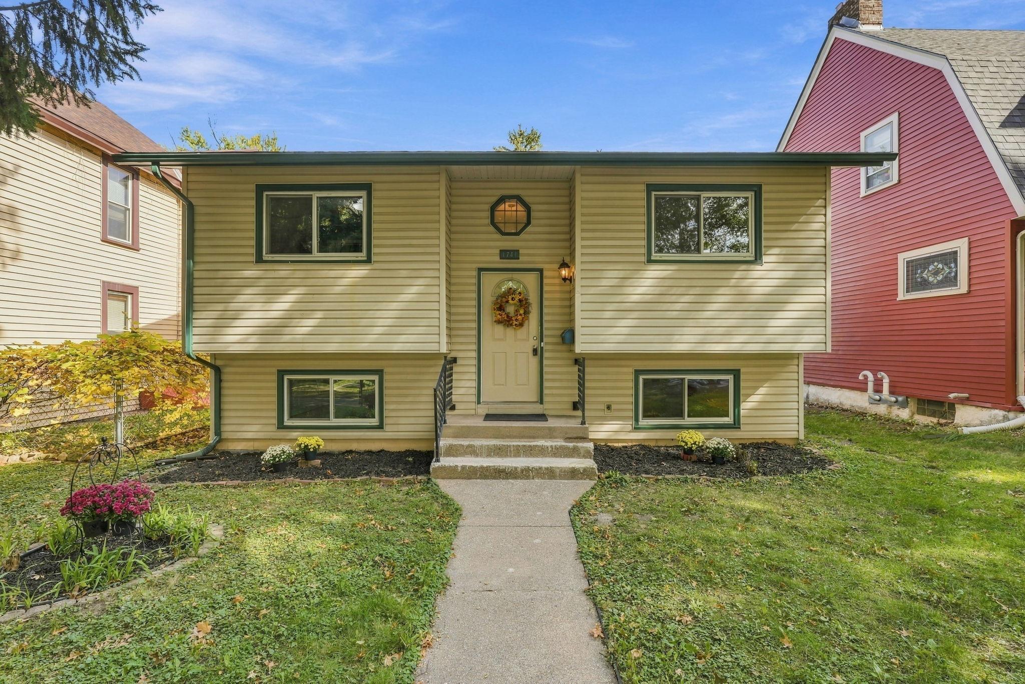View of Residential at 1741 Ames Place, Saint Paul MN 55106, Saint Paul (2 of 32) - Mike Wilen | Minnesota Team Real Estate