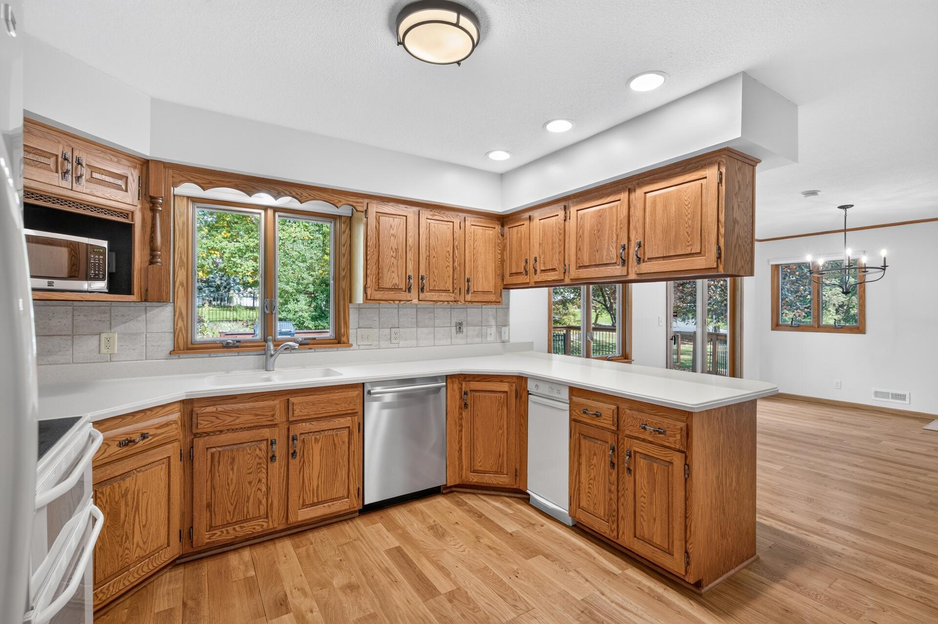View of Residential at 12760 Roberts Drive, Eden Prairie MN 55346, Eden Prairie (18 of 52) - Mike Wilen | Minnesota Team Real Estate