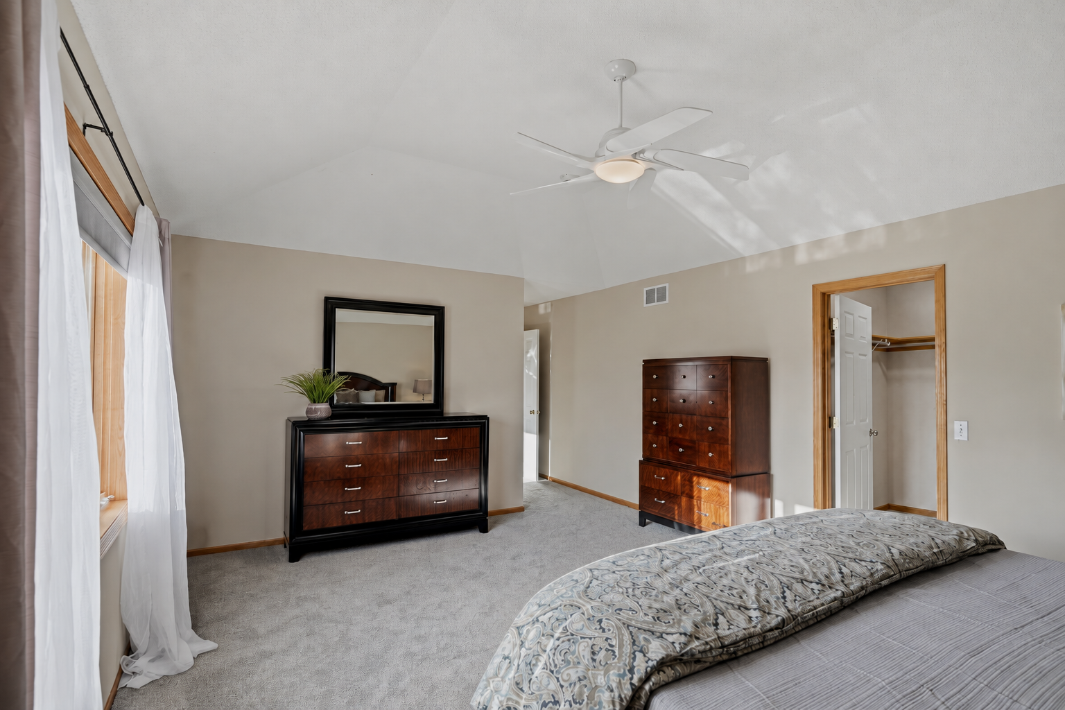 View of Residential at 1400 Larkspur Drive, Woodbury MN 55129, Woodbury (48 of 88) - Mike Wilen | Minnesota Team Real Estate