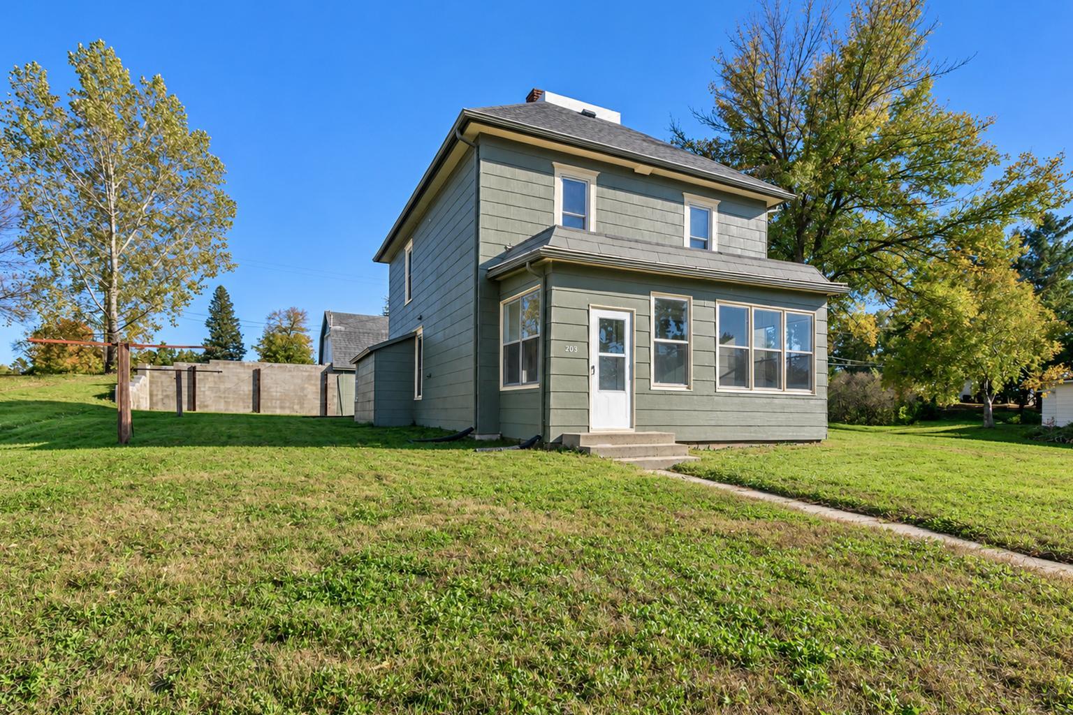 View of Single Family at 203 3rd Street, Le Sueur - Mike Wilen | Minnesota Team Real Estate