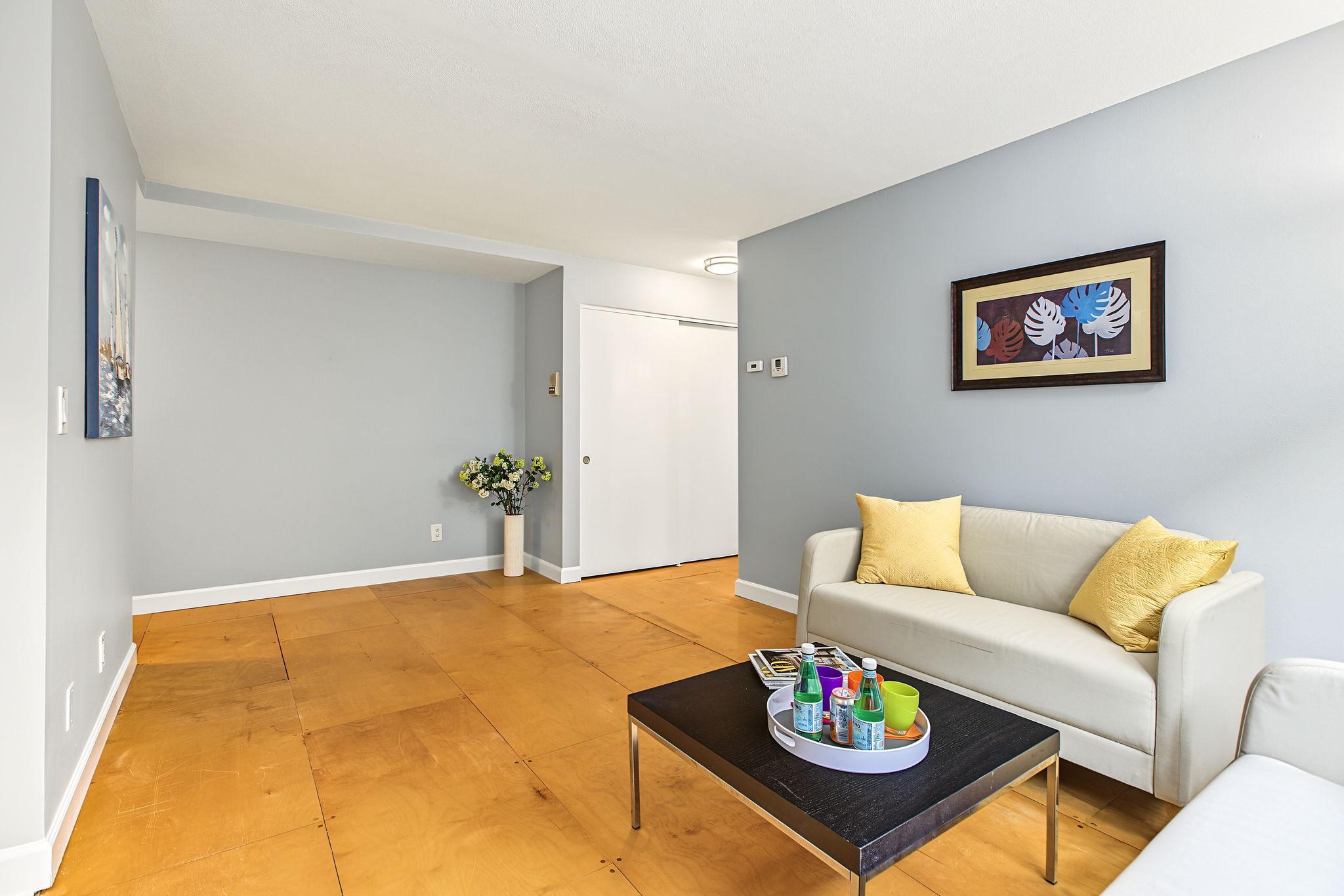 View of Residential at 2747 Dupont Avenue #101, Minneapolis MN 55408, Minneapolis (10 of 20) - Mike Wilen | Minnesota Team Real Estate