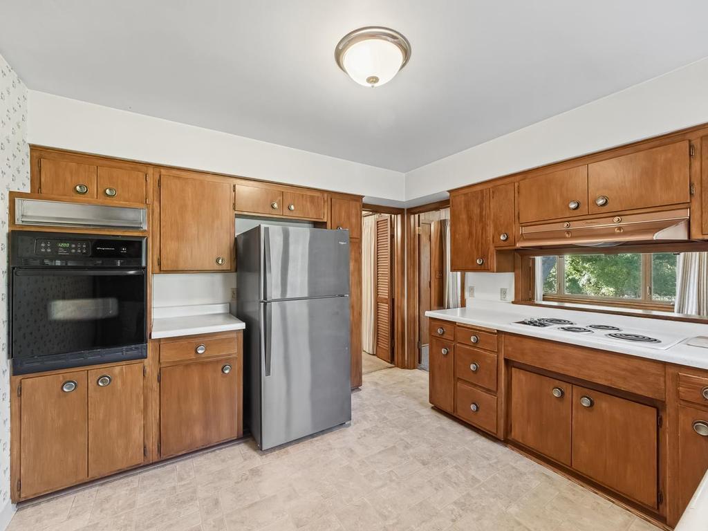 View of Residential at 33 Hilltop Lane, Saint Paul MN 55116, Saint Paul (13 of 32) - Mike Wilen | Minnesota Team Real Estate