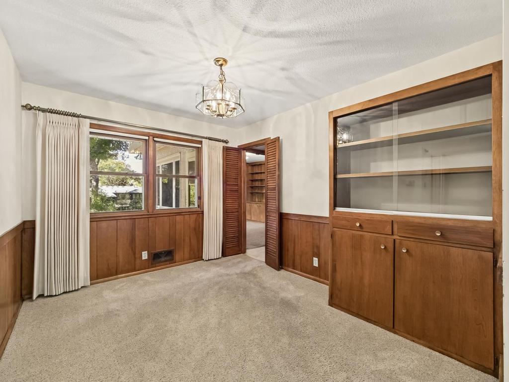 View of Residential at 33 Hilltop Lane, Saint Paul MN 55116, Saint Paul (11 of 32) - Mike Wilen | Minnesota Team Real Estate