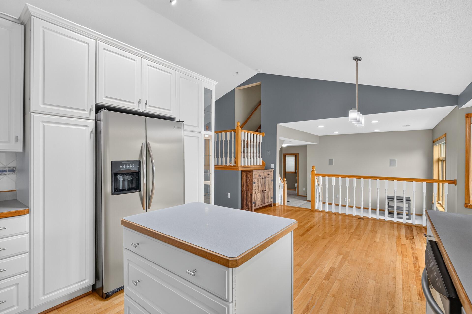 View of Residential at 6585 Promontory Drive, Eden Prairie MN 55346, Eden Prairie (12 of 47) - Mike Wilen | Minnesota Team Real Estate