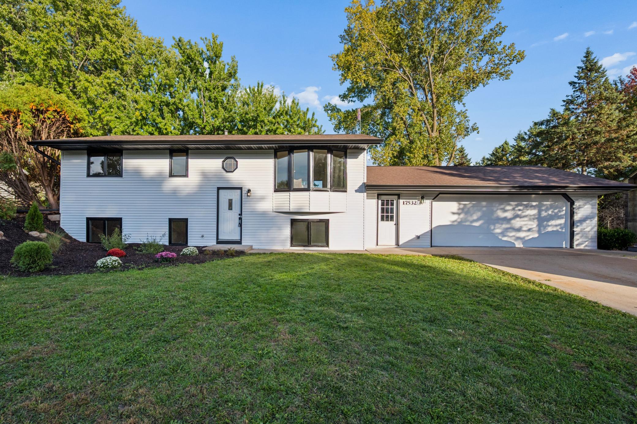 View of Residential at 17532 Jaguar Path, Lakeville MN 55044, Lakeville (2 of 33) - Mike Wilen | Minnesota Team Real Estate