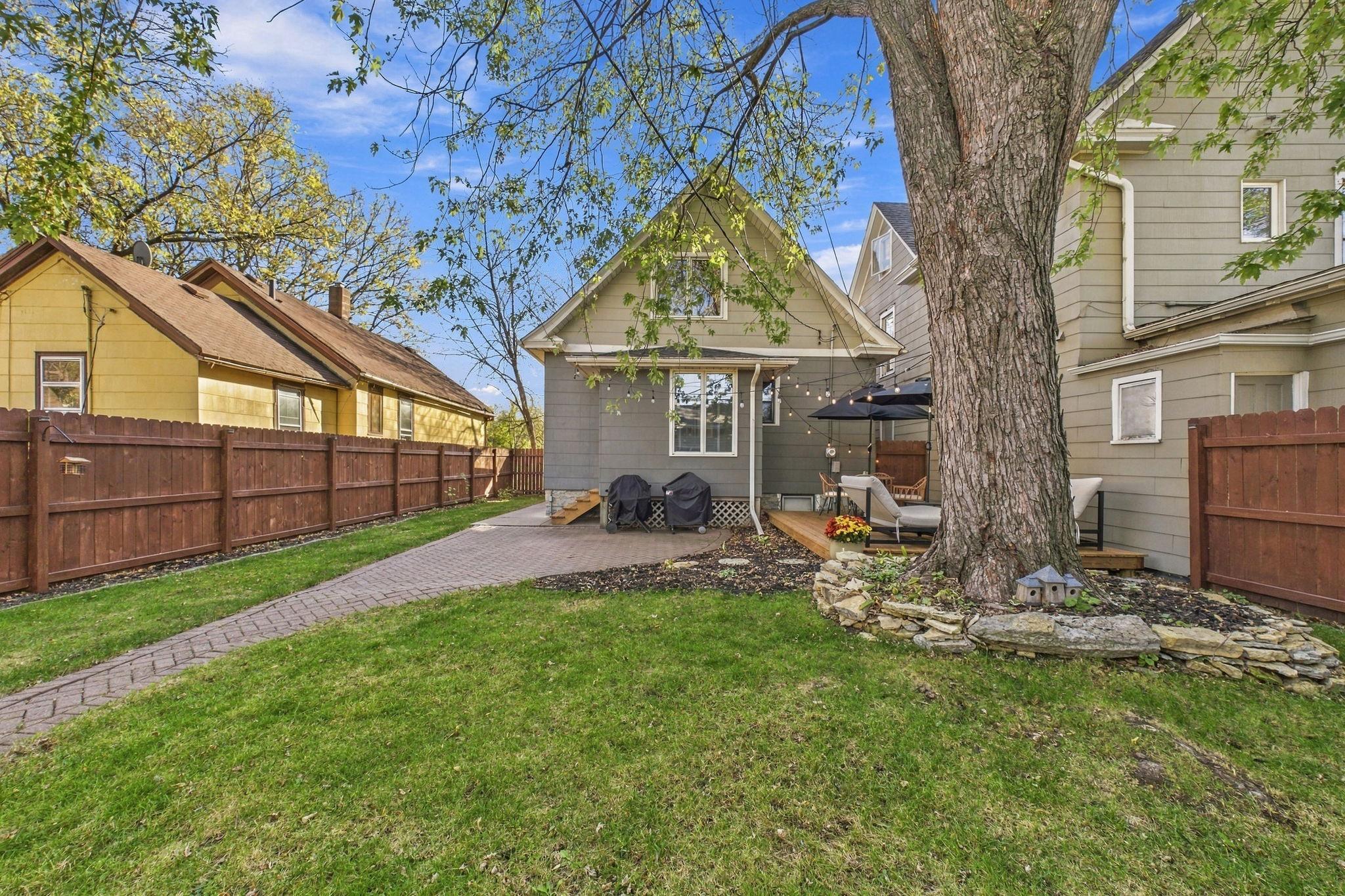 View of Residential at 725 Tuscarora Avenue, Saint Paul MN 55102, Saint Paul (23 of 29) - Mike Wilen | Minnesota Team Real Estate