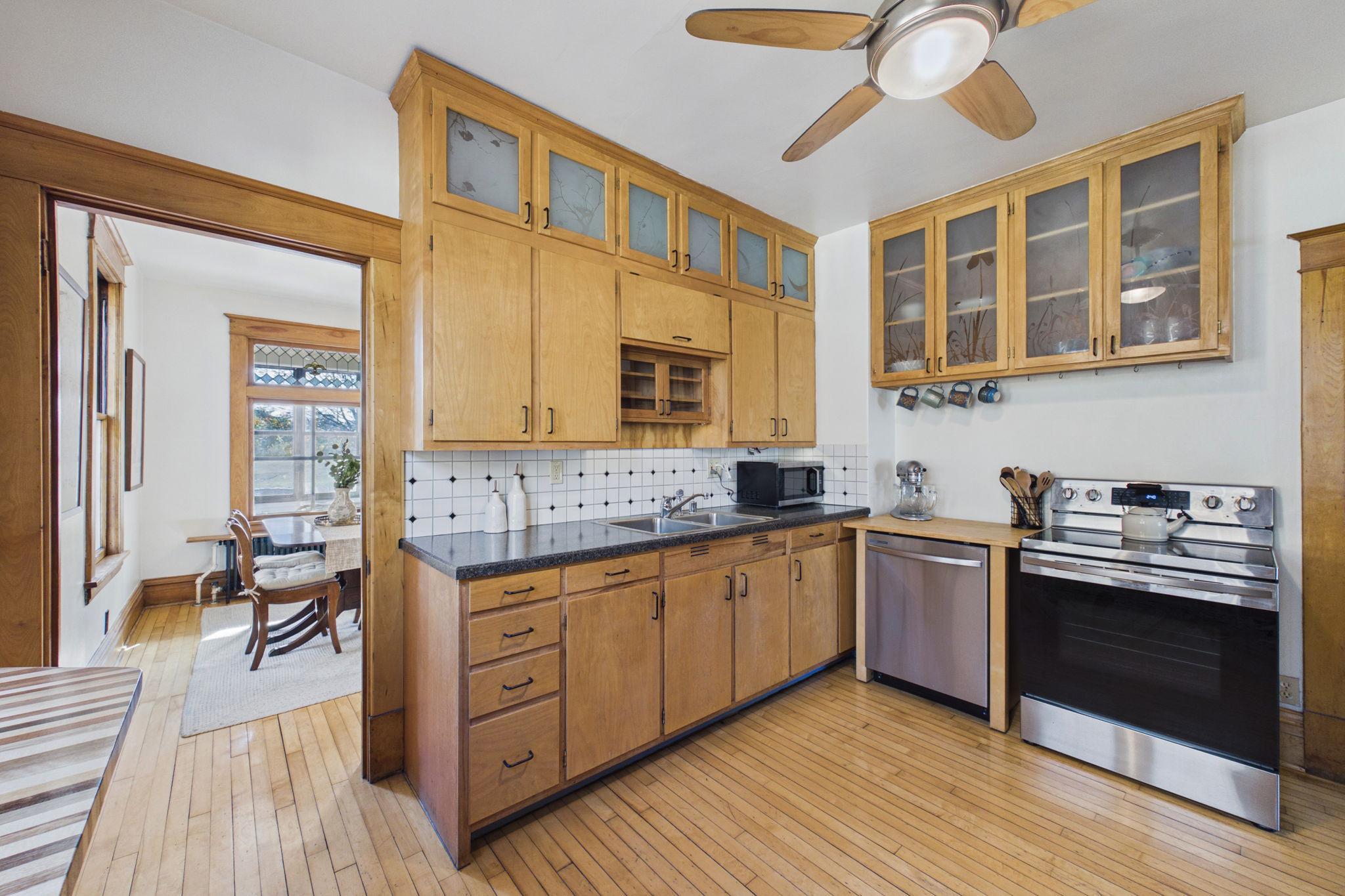 View of Residential at 725 Tuscarora Avenue, Saint Paul MN 55102, Saint Paul (7 of 29) - Mike Wilen | Minnesota Team Real Estate