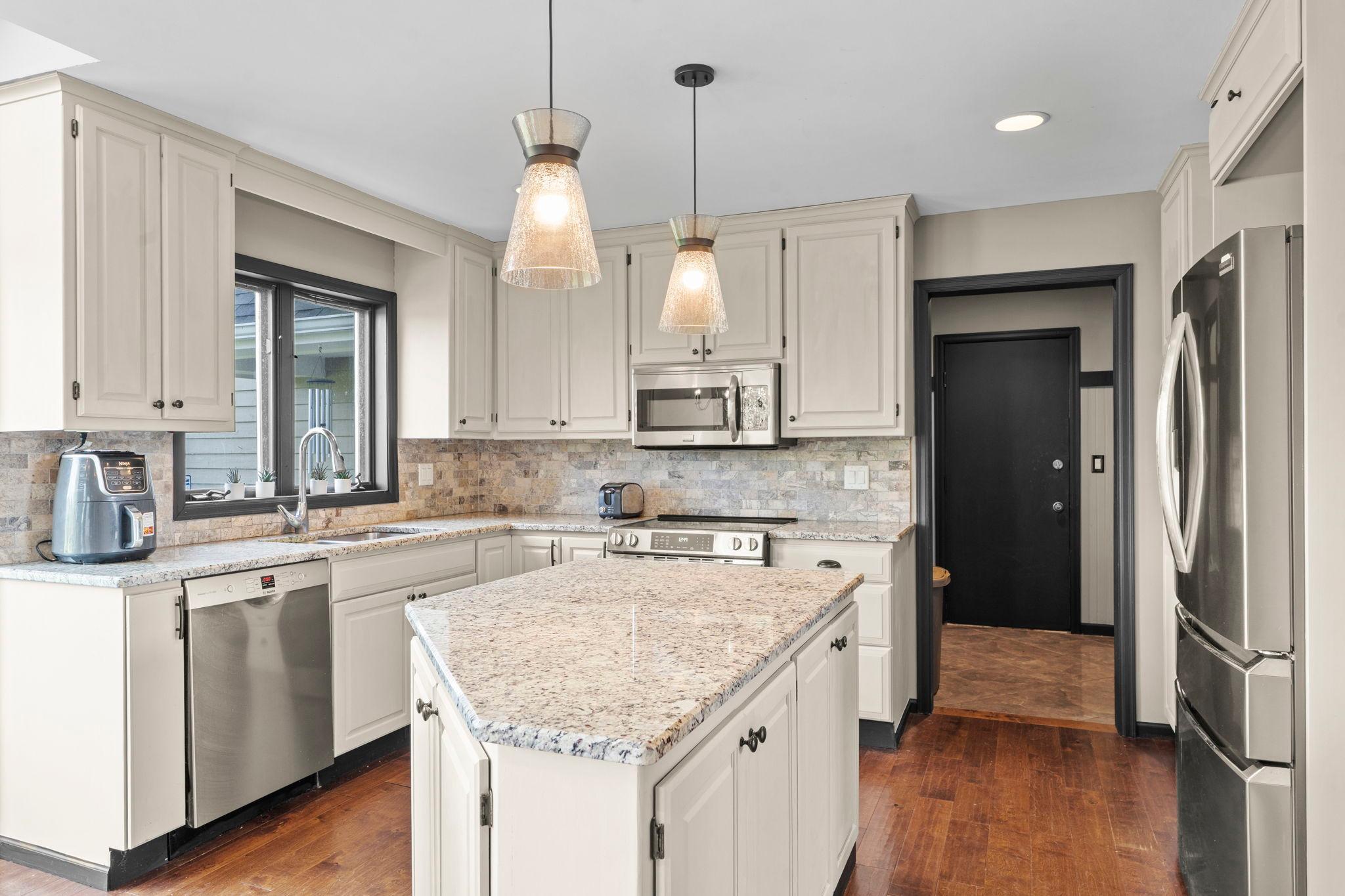 View of Residential at 9490 Wedgewood Drive, Woodbury MN 55125, Woodbury (16 of 89) - Mike Wilen | Minnesota Team Real Estate