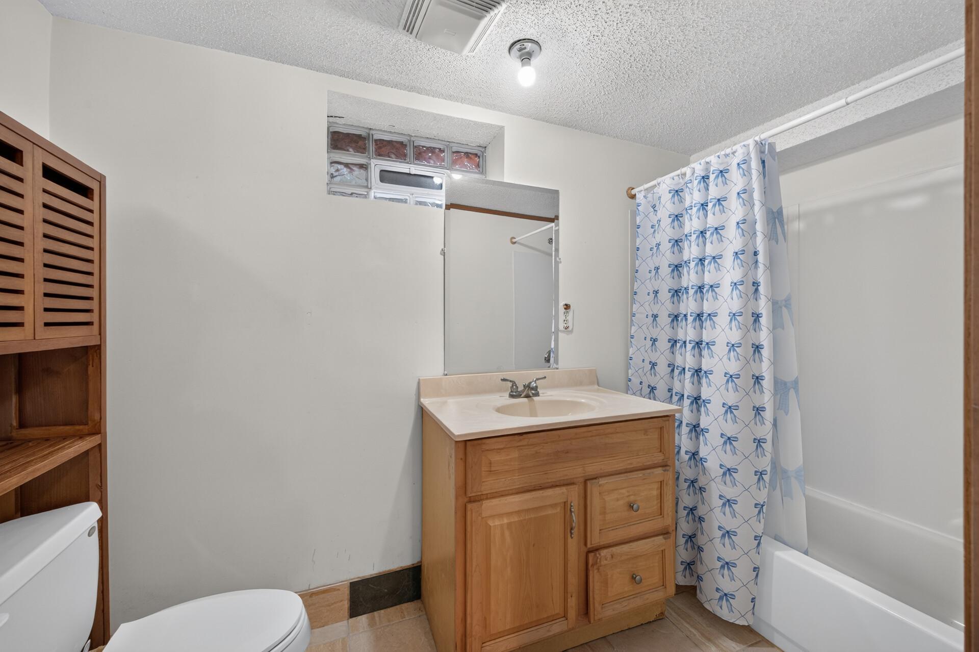 View of Residential at 115 35th Street, Minneapolis MN 55408, Minneapolis (24 of 30) - Mike Wilen | Minnesota Team Real Estate
