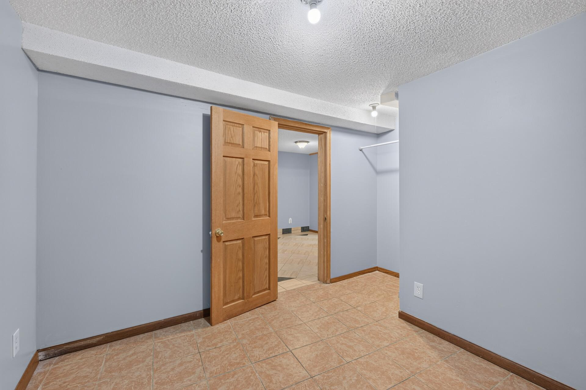 View of Residential at 115 35th Street, Minneapolis MN 55408, Minneapolis (23 of 30) - Mike Wilen | Minnesota Team Real Estate