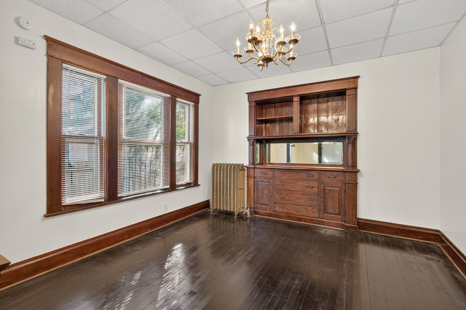 View of Residential at 115 35th Street, Minneapolis MN 55408, Minneapolis (6 of 30) - Mike Wilen | Minnesota Team Real Estate
