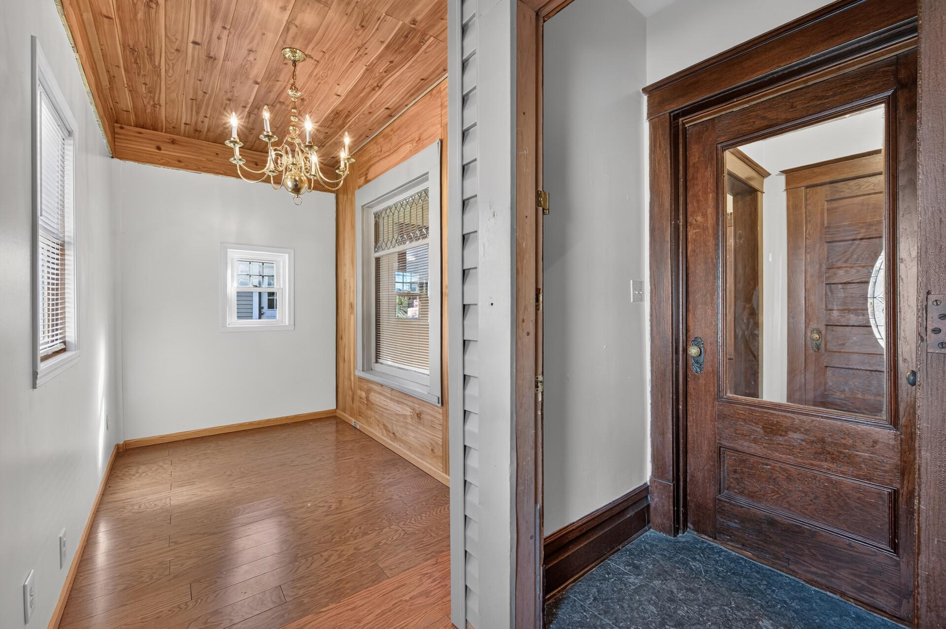 View of Residential at 115 35th Street, Minneapolis MN 55408, Minneapolis (3 of 30) - Mike Wilen | Minnesota Team Real Estate