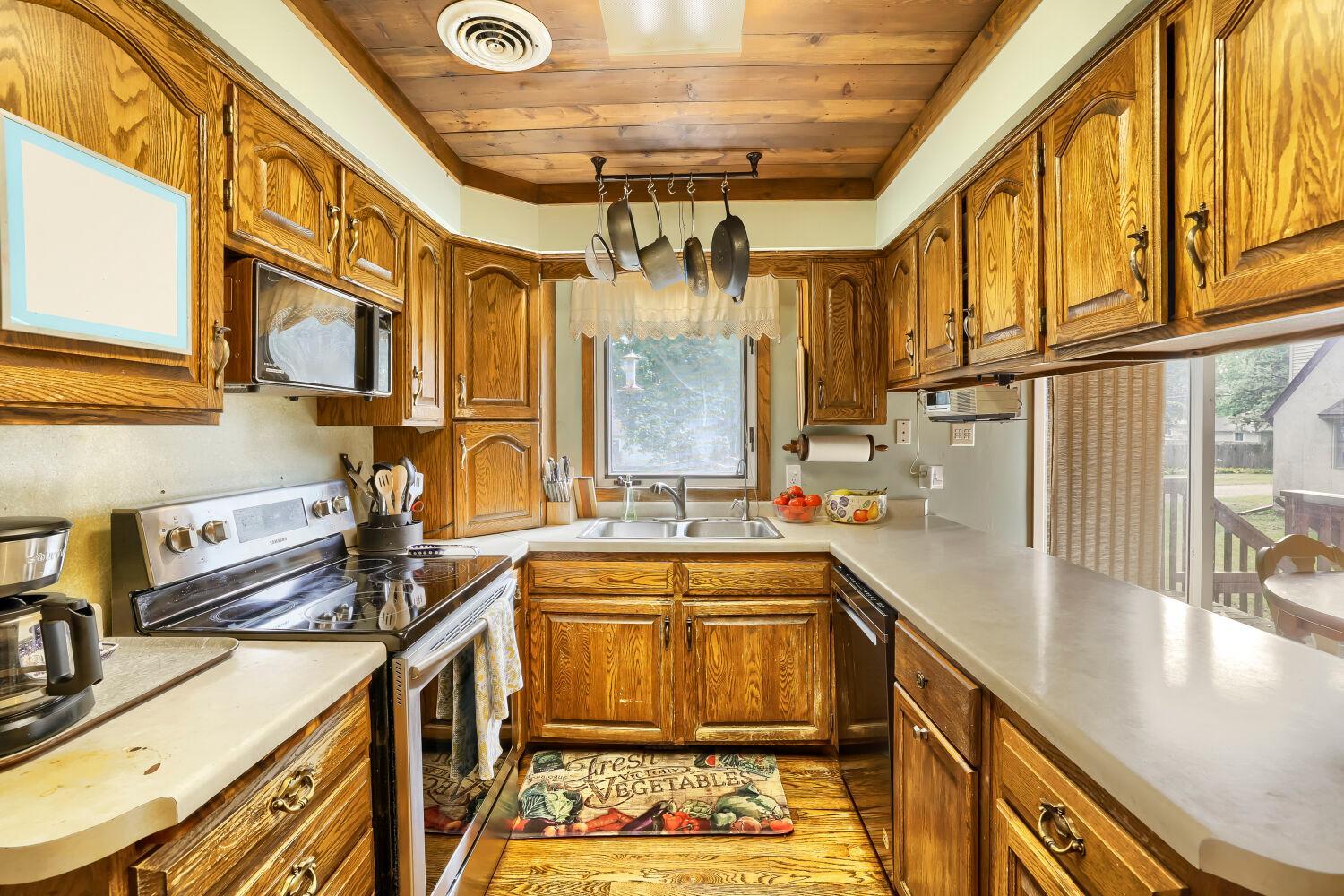 View of Residential Income at 4565 Toledo Avenue, Robbinsdale MN 55422, Robbinsdale (2 of 33) - Mike Wilen | Minnesota Team Real Estate