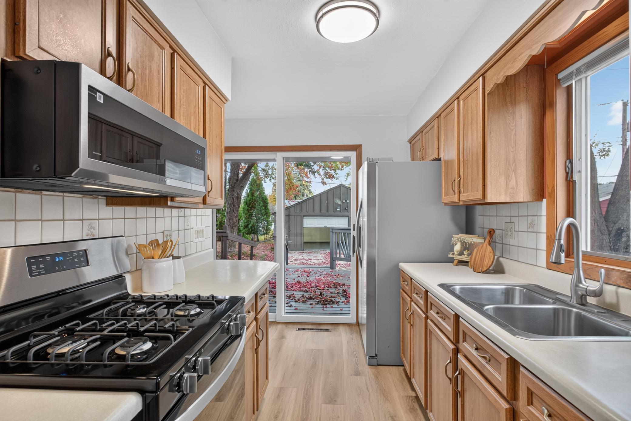 View of Residential at 2042 Clear Avenue, Saint Paul MN 55119, Saint Paul (5 of 32) - Mike Wilen | Minnesota Team Real Estate