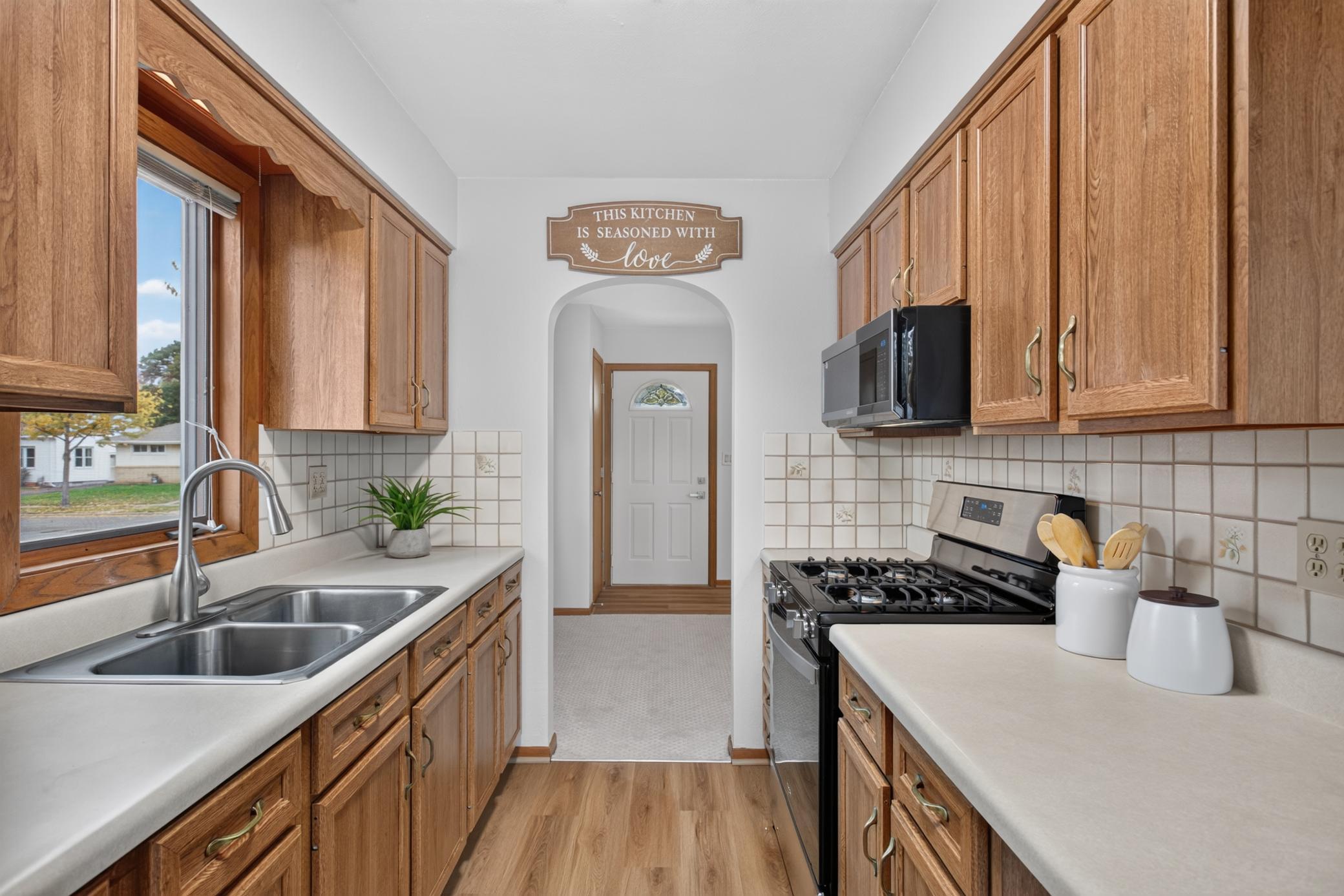 View of Residential at 2042 Clear Avenue, Saint Paul MN 55119, Saint Paul (4 of 32) - Mike Wilen | Minnesota Team Real Estate