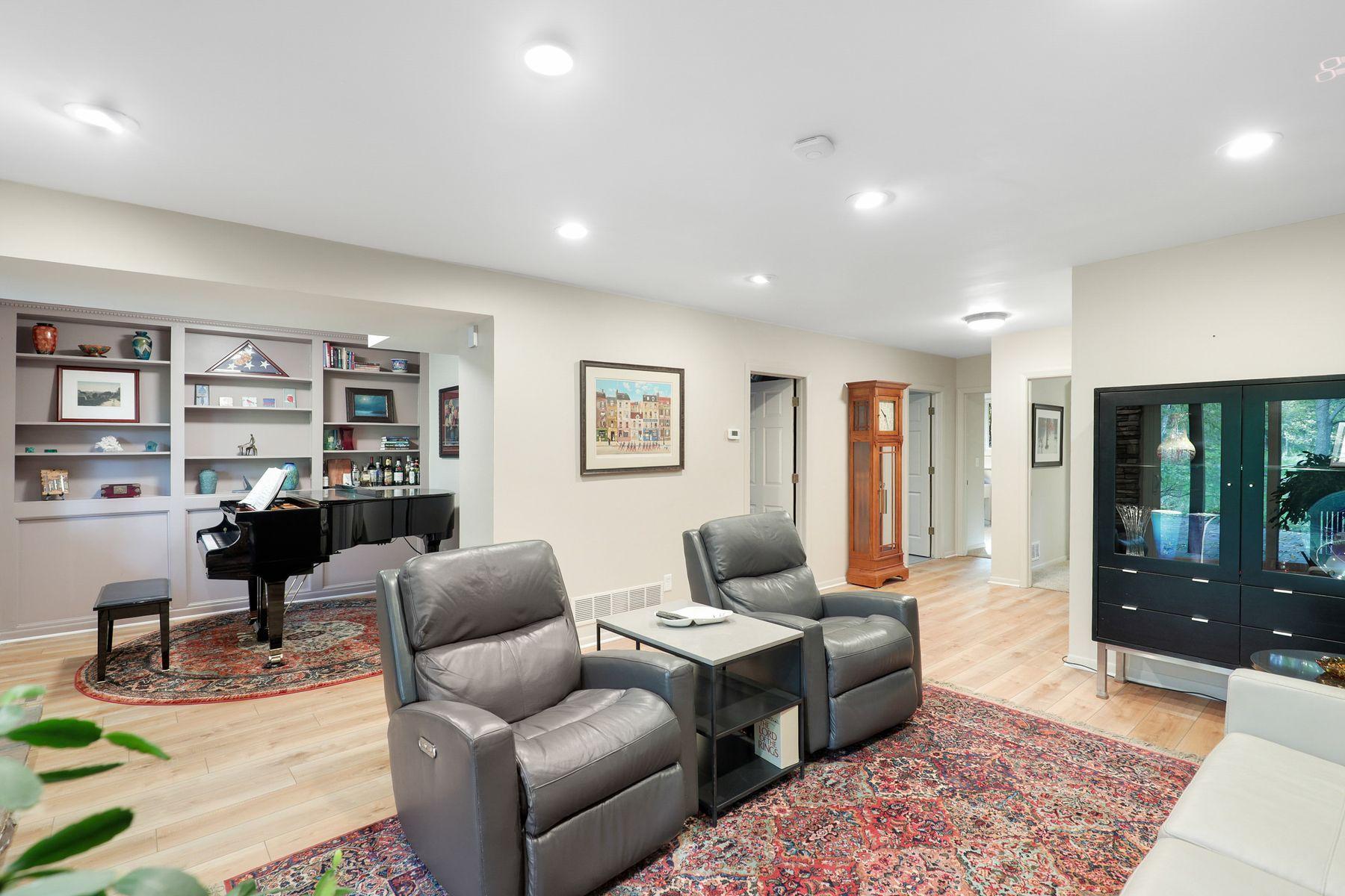 View of Residential at 8 Woodhill Lane, North Oaks MN 55127, North Oaks (22 of 32) - Mike Wilen | Minnesota Team Real Estate