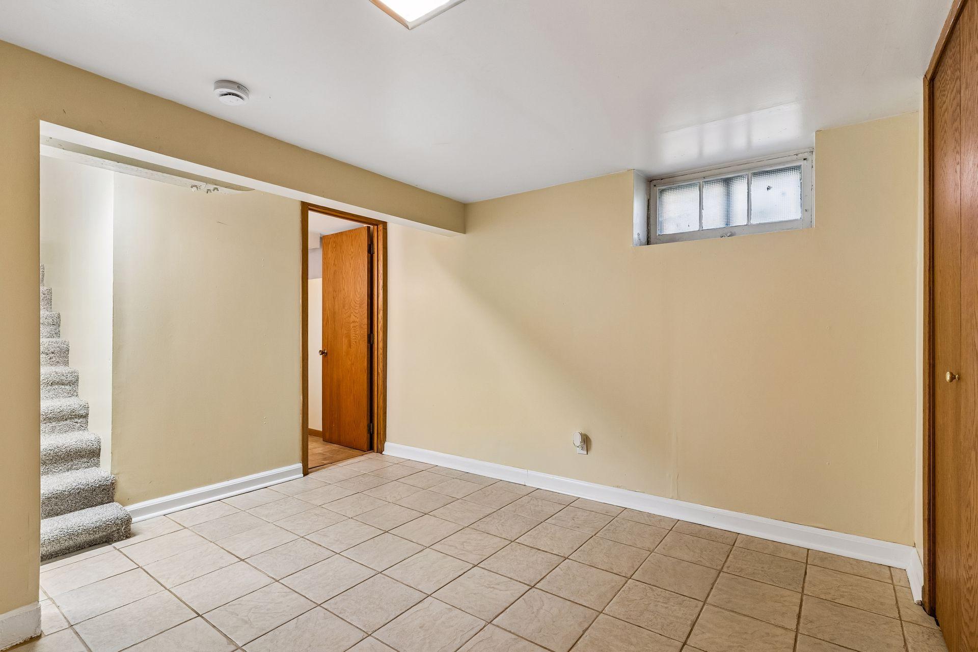 View of Residential at 3150 Mckinley Street, Minneapolis MN 55418, Minneapolis (15 of 24) - Mike Wilen | Minnesota Team Real Estate