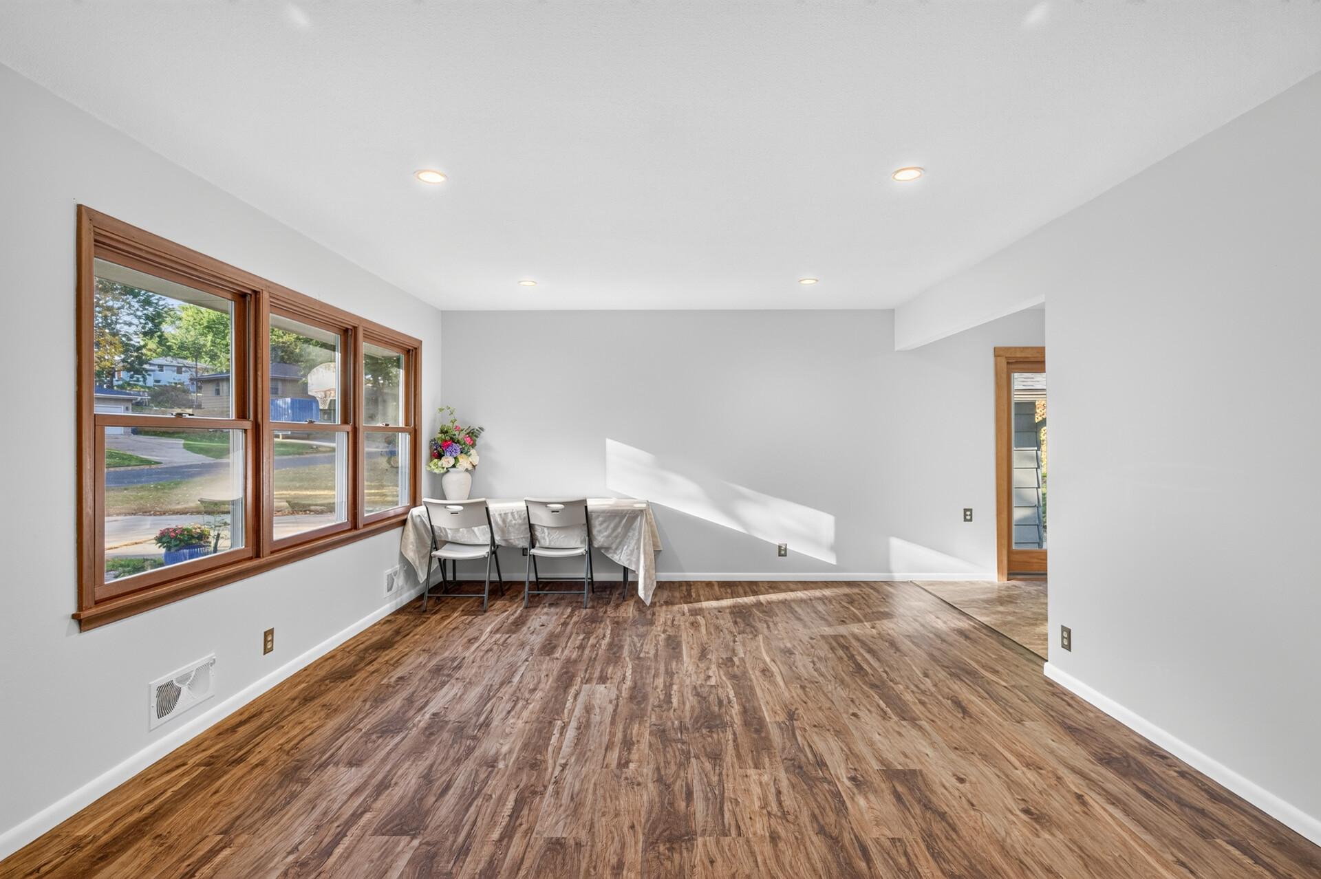 View of Residential at 11340 Harrison Road, Bloomington MN 55437, Bloomington (13 of 51) - Mike Wilen | Minnesota Team Real Estate
