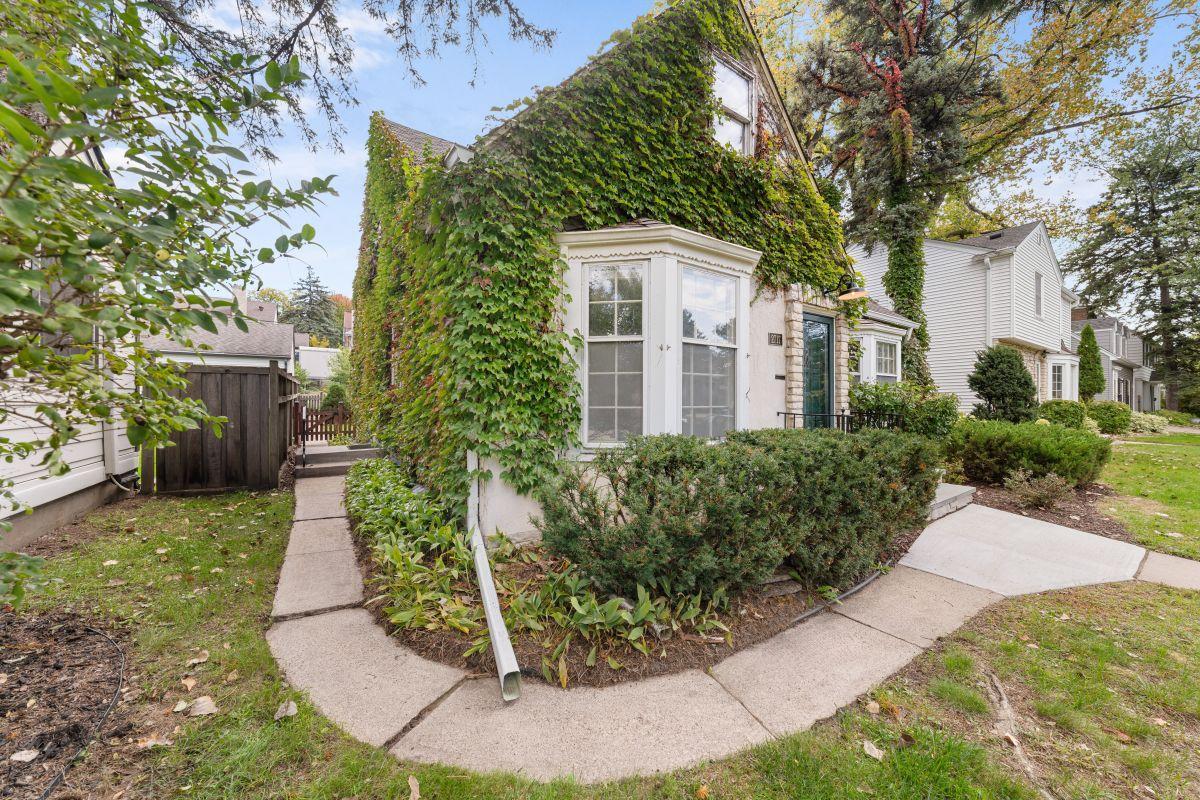 View of Residential at 2717 France Avenue, Minneapolis MN 55416, Minneapolis (4 of 57) - Mike Wilen | Minnesota Team Real Estate