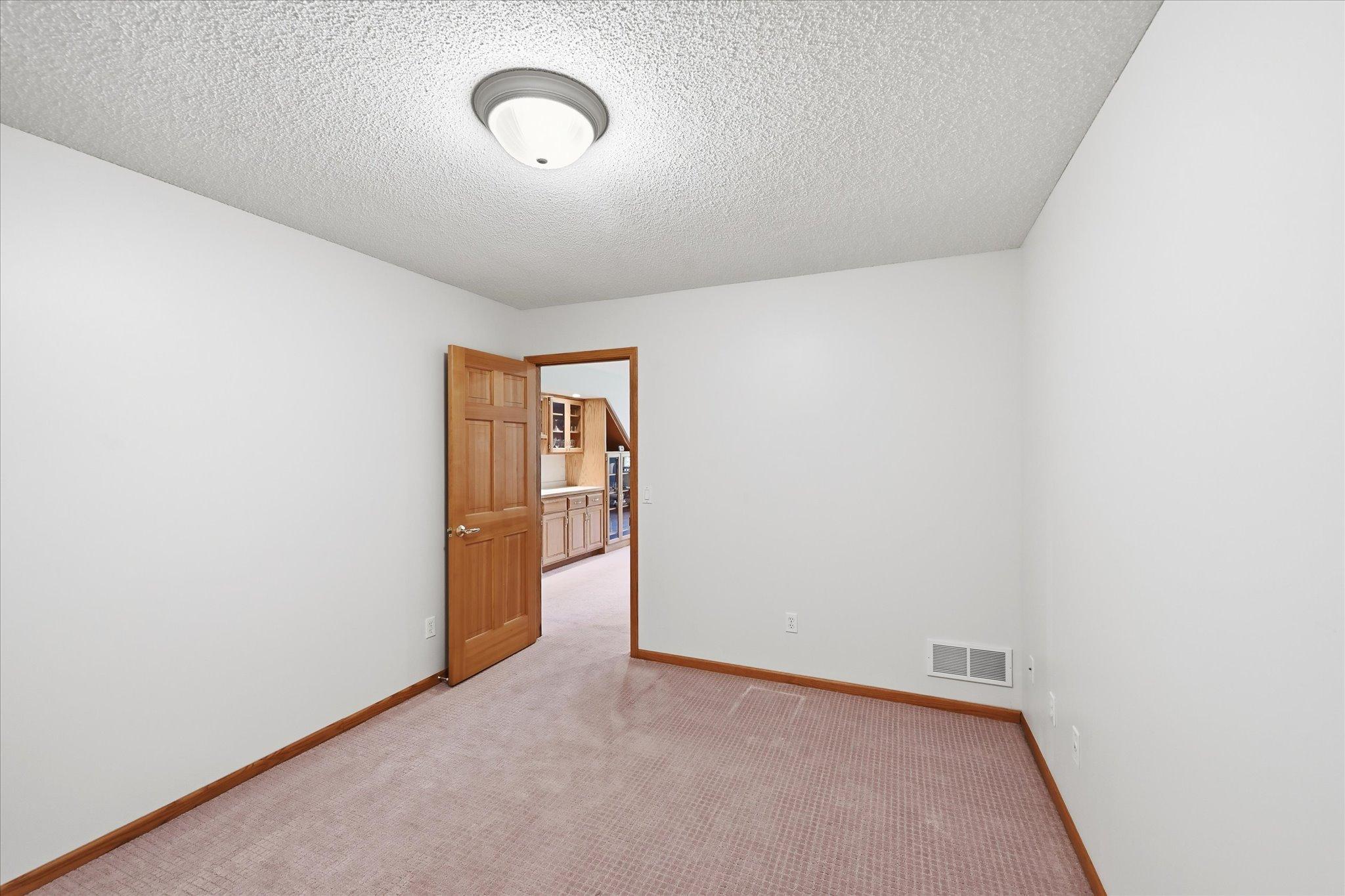 View of Residential at 1013 Hesli Hill Court, Shoreview MN 55126, Shoreview (33 of 40) - Mike Wilen | Minnesota Team Real Estate