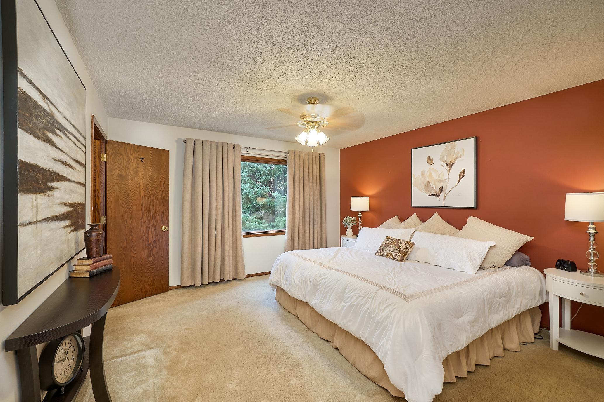 View of Residential at 6342 Whispering Oaks Drive, Eden Prairie MN 55346, Eden Prairie (17 of 47) - Mike Wilen | Minnesota Team Real Estate