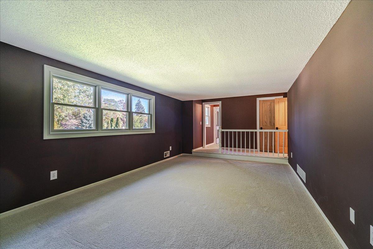 View of Residential at 1331 Willow Circle, Roseville MN 55113, Roseville (36 of 62) - Mike Wilen | Minnesota Team Real Estate