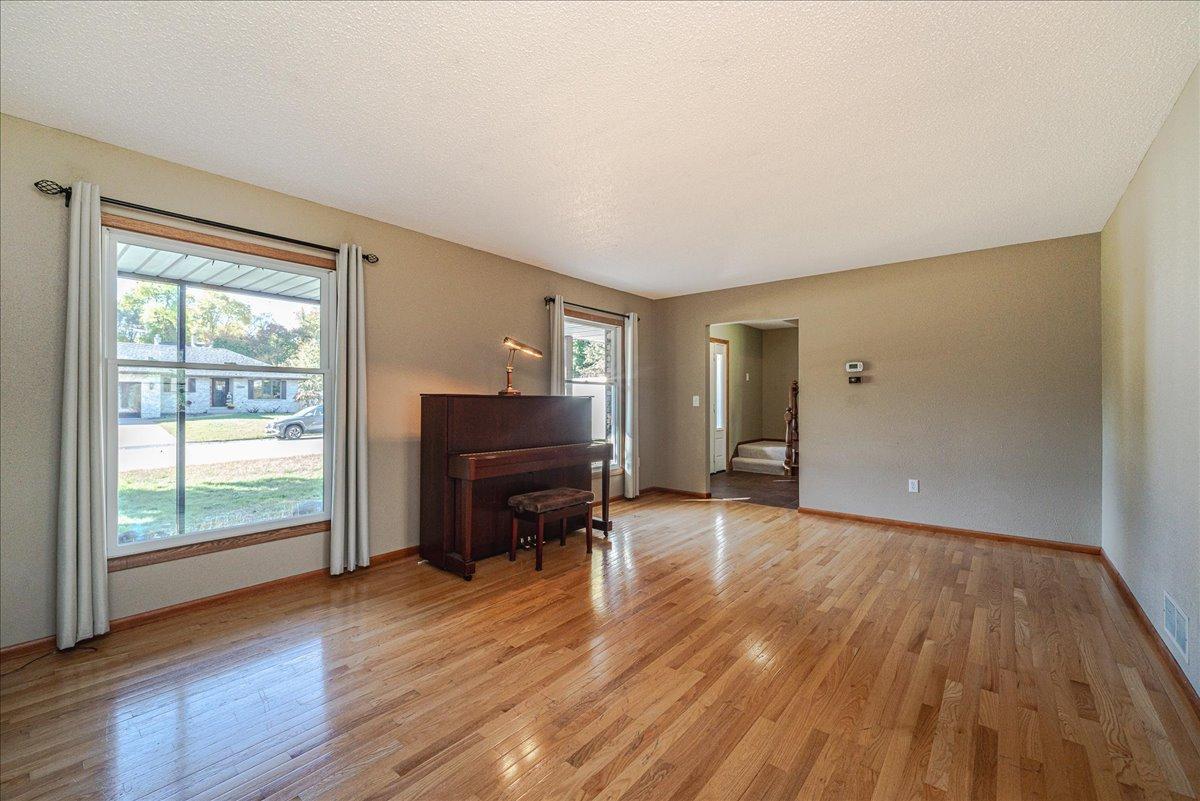View of Residential at 1331 Willow Circle, Roseville MN 55113, Roseville (11 of 62) - Mike Wilen | Minnesota Team Real Estate