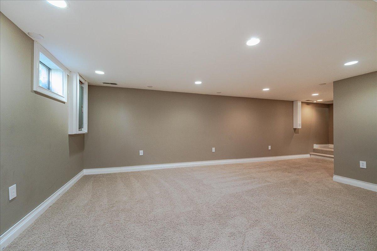 View of Residential at 1331 Willow Circle, Roseville MN 55113, Roseville (52 of 62) - Mike Wilen | Minnesota Team Real Estate