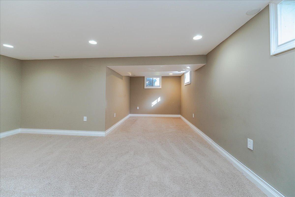 View of Residential at 1331 Willow Circle, Roseville MN 55113, Roseville (51 of 62) - Mike Wilen | Minnesota Team Real Estate