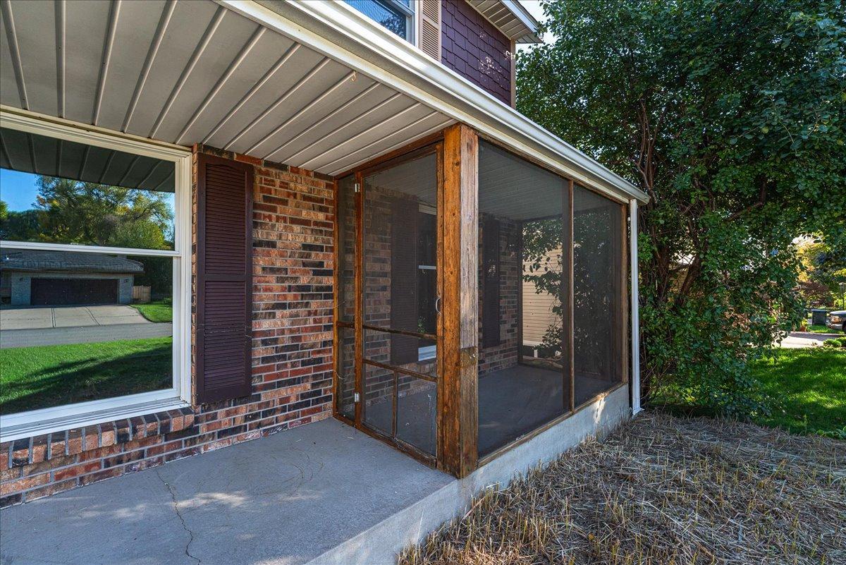 View of Residential at 1331 Willow Circle, Roseville MN 55113, Roseville (5 of 62) - Mike Wilen | Minnesota Team Real Estate
