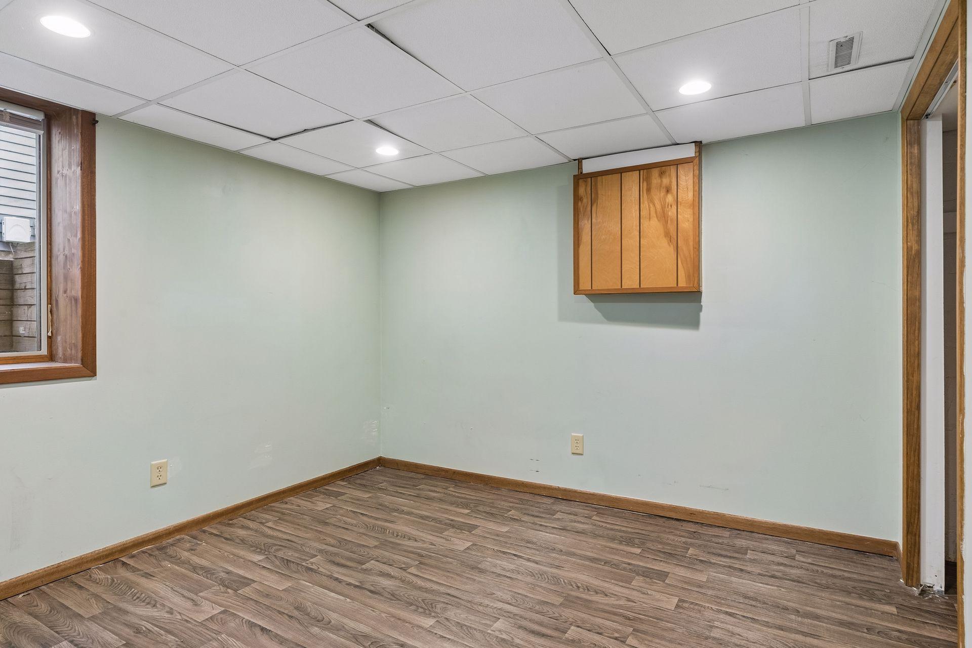 View of Residential at 2036 Iglehart Avenue, Saint Paul MN 55104, Saint Paul (24 of 38) - Mike Wilen | Minnesota Team Real Estate