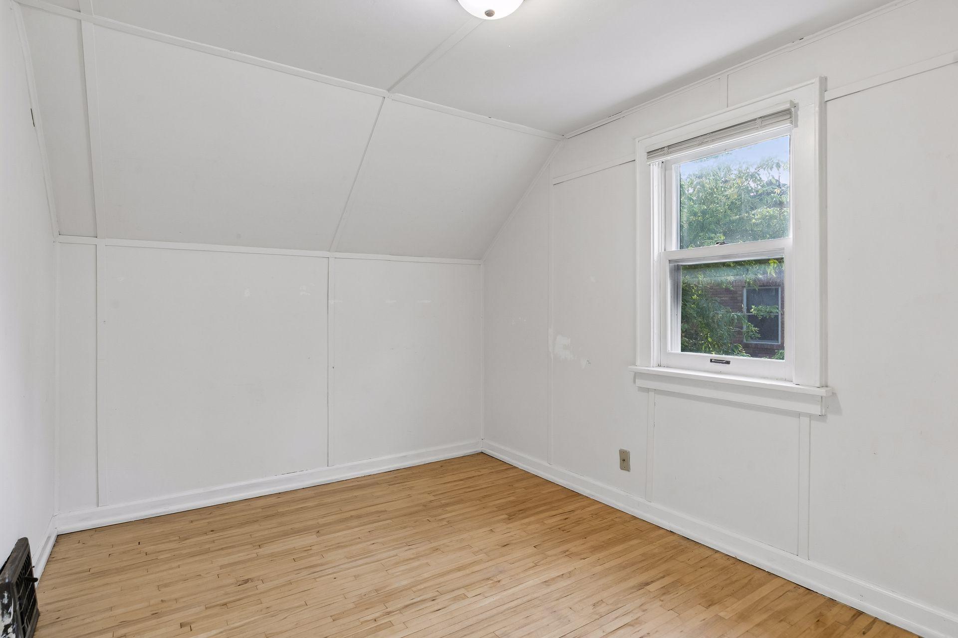 View of Residential at 2036 Iglehart Avenue, Saint Paul MN 55104, Saint Paul (21 of 38) - Mike Wilen | Minnesota Team Real Estate