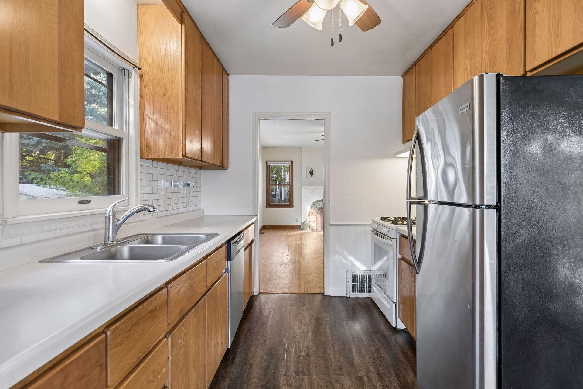 View of Residential at 2036 Iglehart Avenue, Saint Paul MN 55104, Saint Paul (7 of 38) - Mike Wilen | Minnesota Team Real Estate