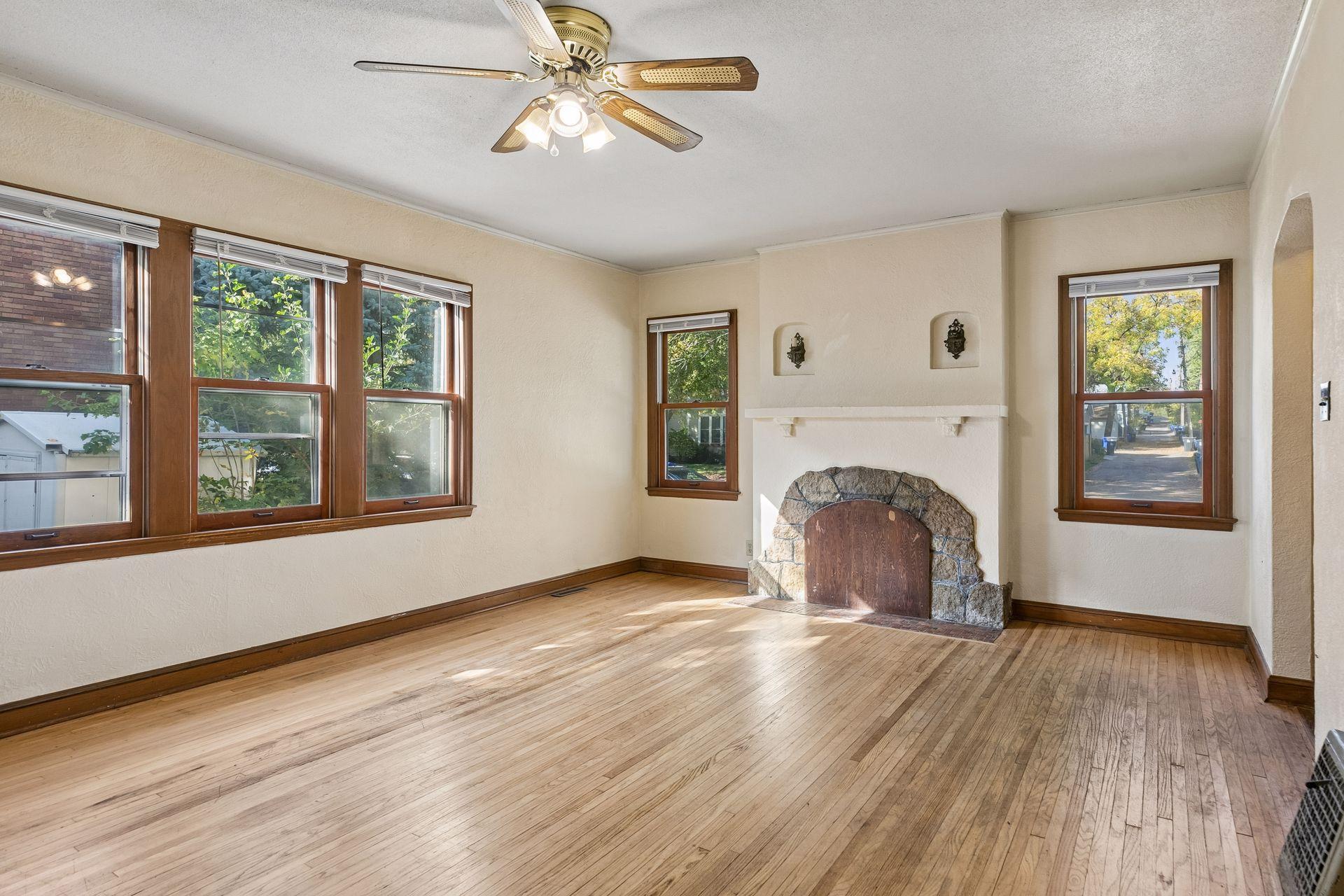 View of Residential at 2036 Iglehart Avenue, Saint Paul MN 55104, Saint Paul (5 of 38) - Mike Wilen | Minnesota Team Real Estate
