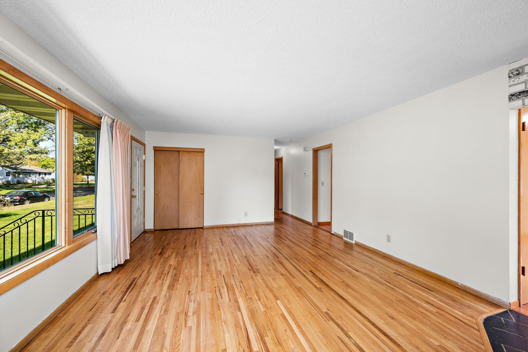 View of Residential at 6056 Sumter Avenue, New Hope MN 55428, New Hope (4 of 29) - Mike Wilen | Minnesota Team Real Estate