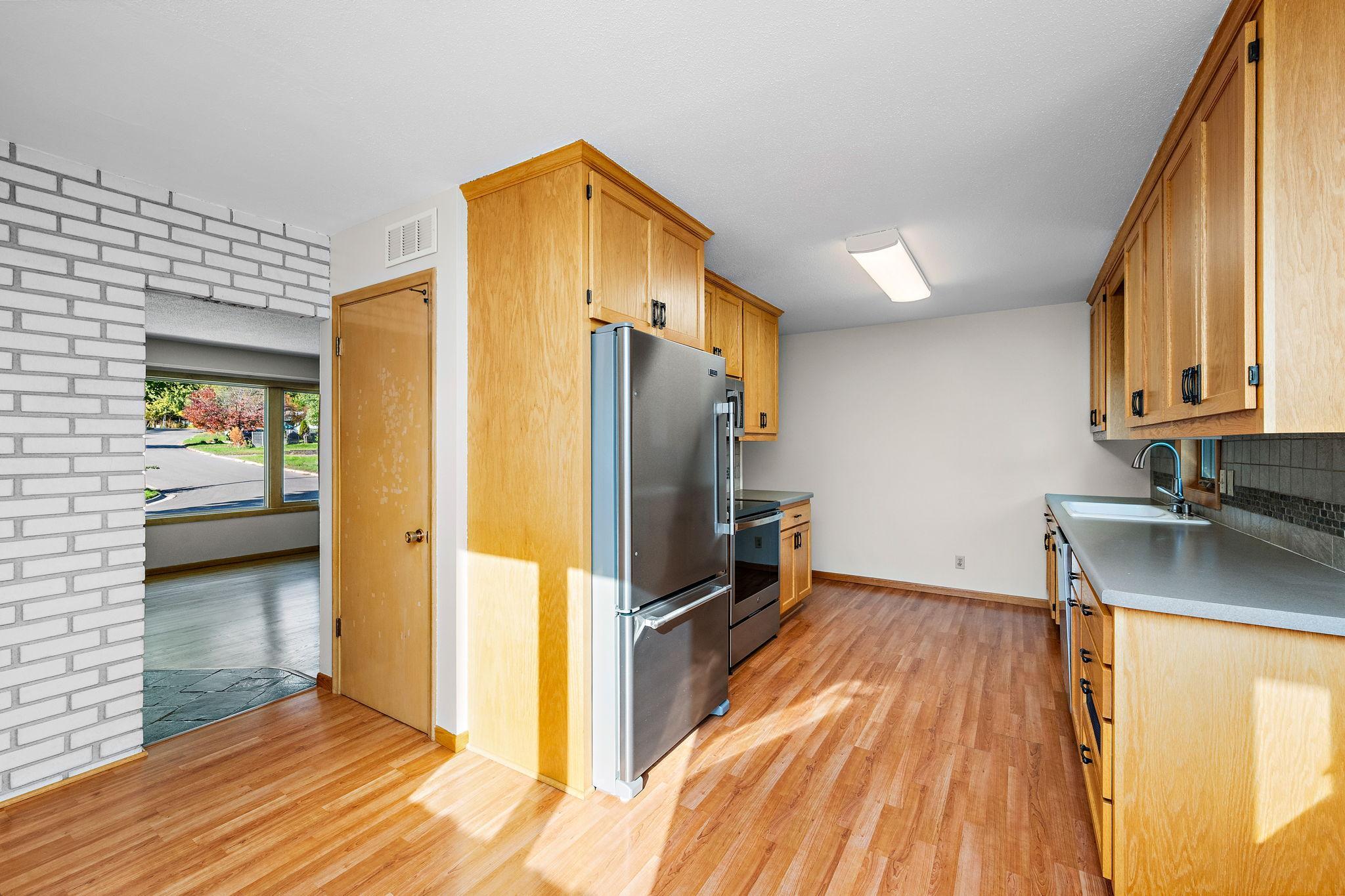 View of Residential at 6056 Sumter Avenue, New Hope MN 55428, New Hope (8 of 29) - Mike Wilen | Minnesota Team Real Estate