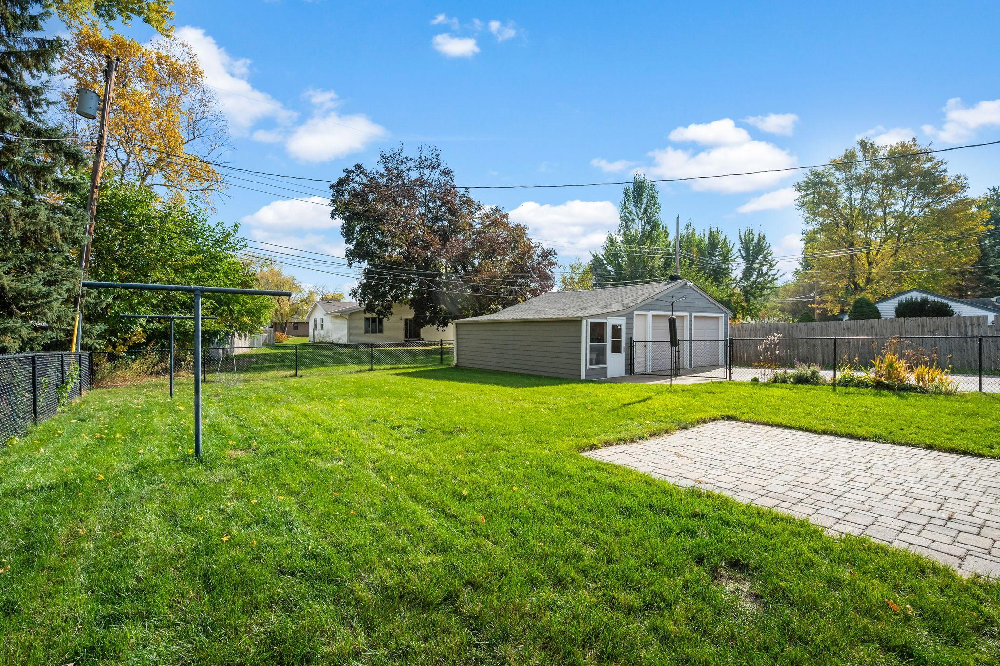View of Residential at 6056 Sumter Avenue, New Hope MN 55428, New Hope (27 of 29) - Mike Wilen | Minnesota Team Real Estate