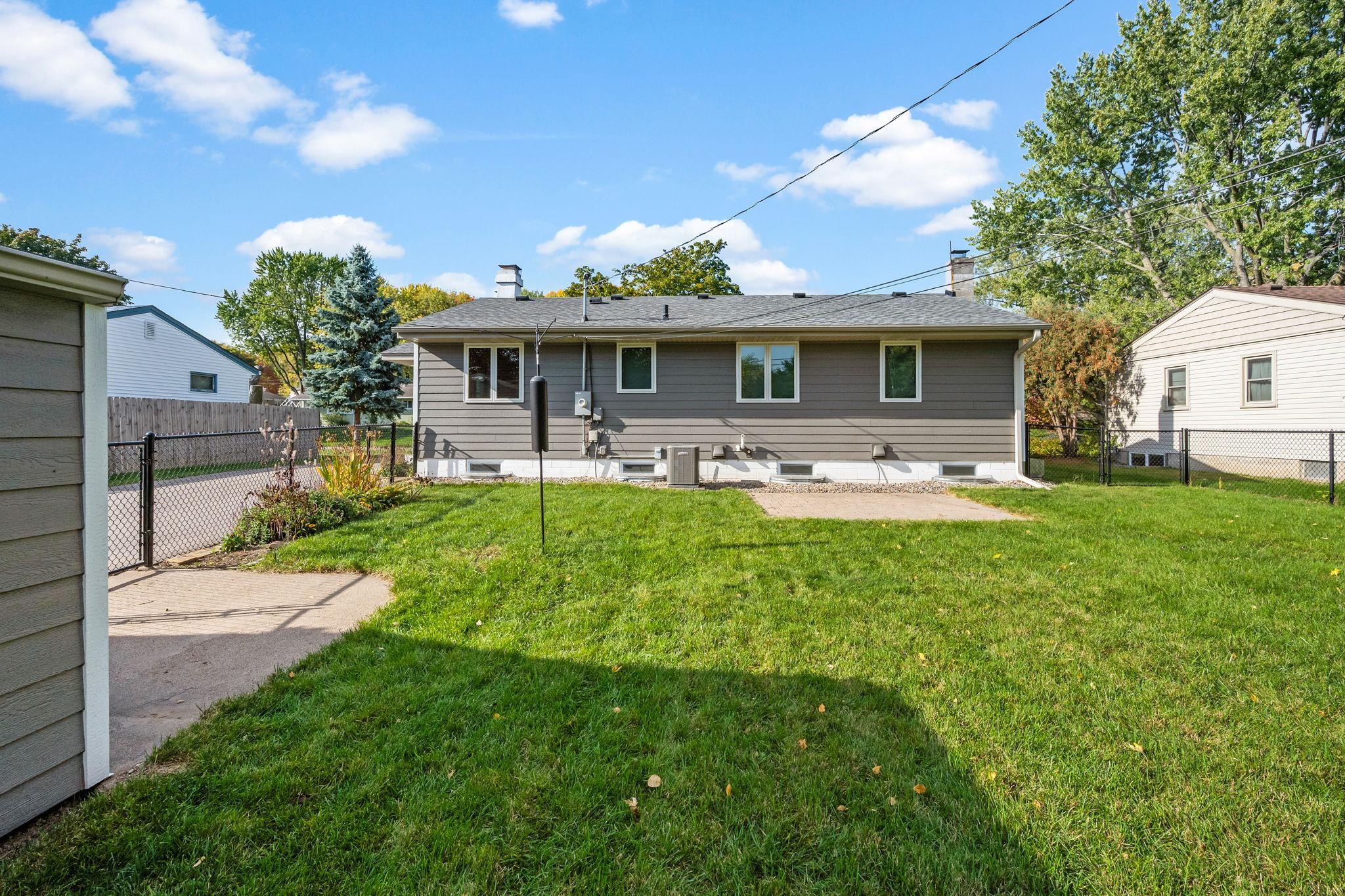 View of Residential at 6056 Sumter Avenue, New Hope MN 55428, New Hope (28 of 29) - Mike Wilen | Minnesota Team Real Estate