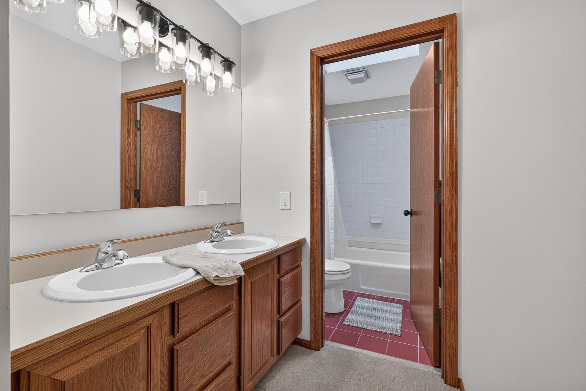 View of Residential at 7780 Glenda Court, Apple Valley MN 55124, Apple Valley (19 of 30) - Mike Wilen | Minnesota Team Real Estate