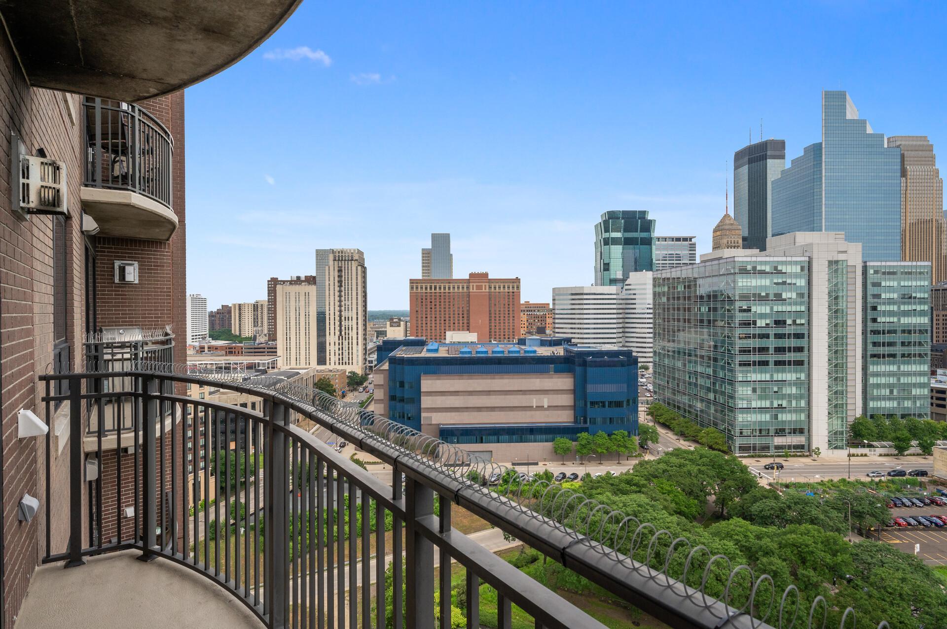 View of Residential at 500 Grant Street #1609, Minneapolis MN 55404, Minneapolis (35 of 49) - Mike Wilen | Minnesota Team Real Estate