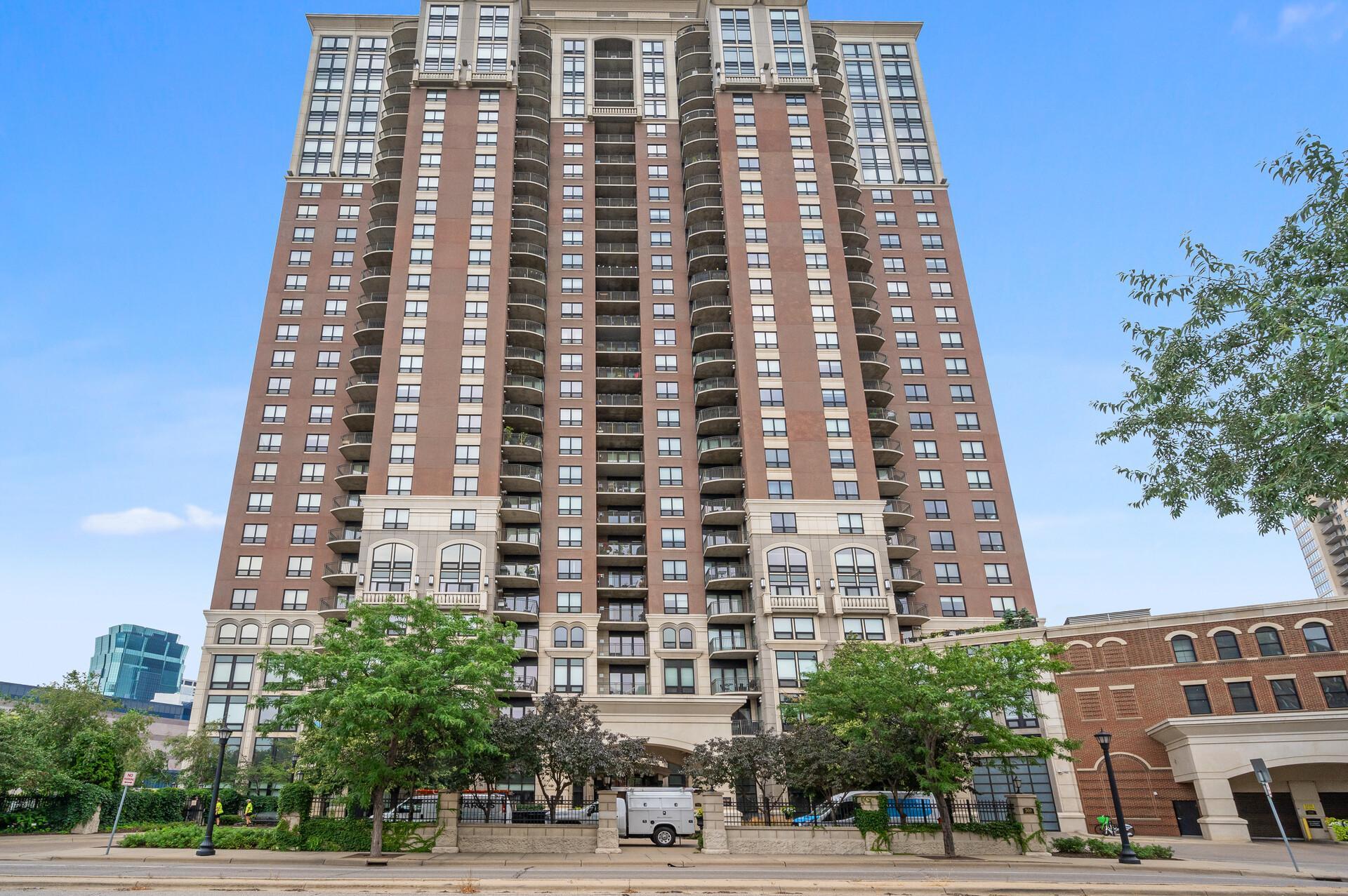 View of (CC) High Rise (4+ Levels) at 500 Grant Street, Minneapolis - Mike Wilen | Minnesota Team Real Estate