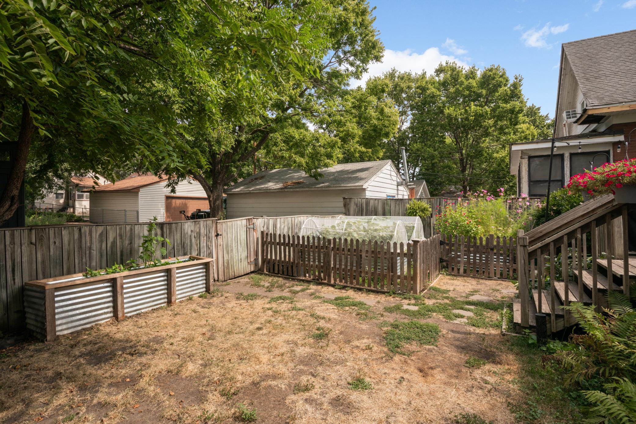 View of Residential at 823 Armstrong Avenue, Saint Paul MN 55102, Saint Paul (29 of 39) - Mike Wilen | Minnesota Team Real Estate