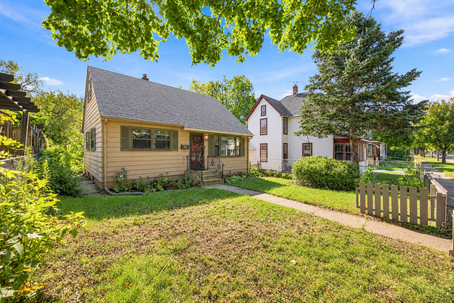 View of Single Family at 920 Magnolia Avenue, Saint Paul - Mike Wilen | Minnesota Team Real Estate