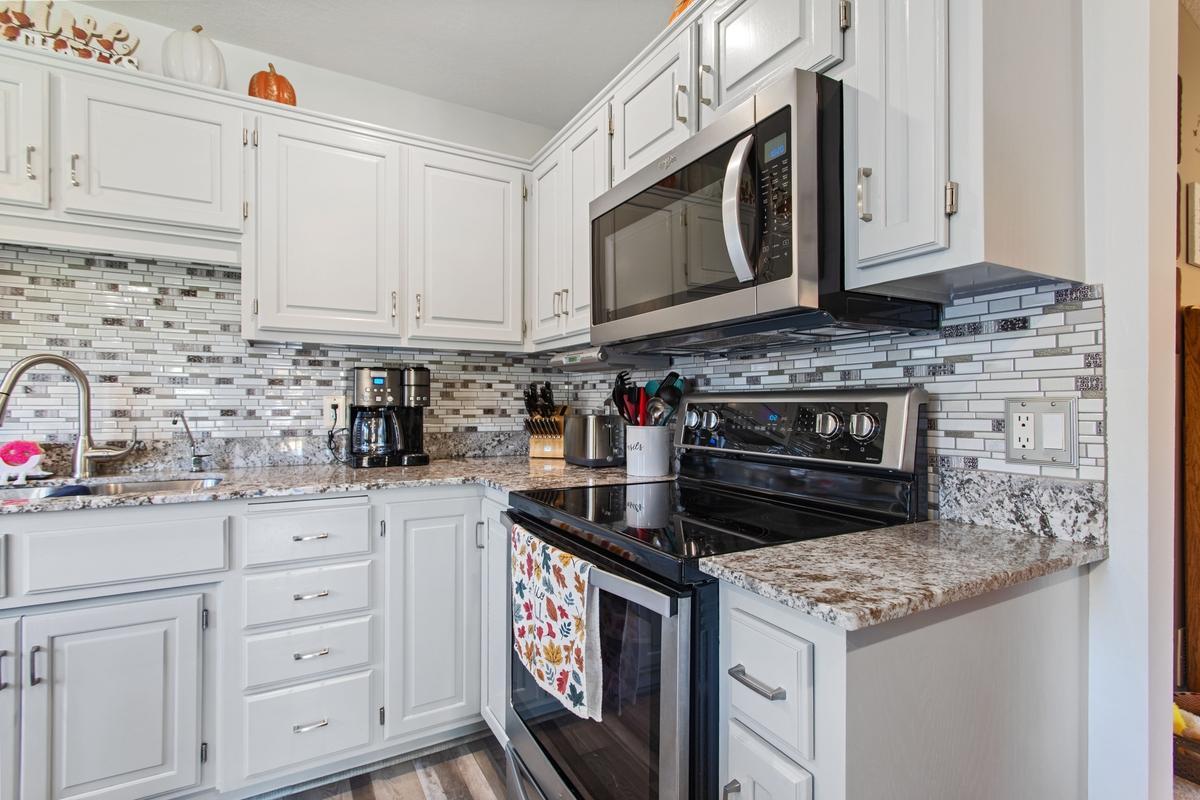 View of Residential at 670 Conestoga Trail, Chanhassen MN 55317, Chanhassen (11 of 31) - Mike Wilen | Minnesota Team Real Estate