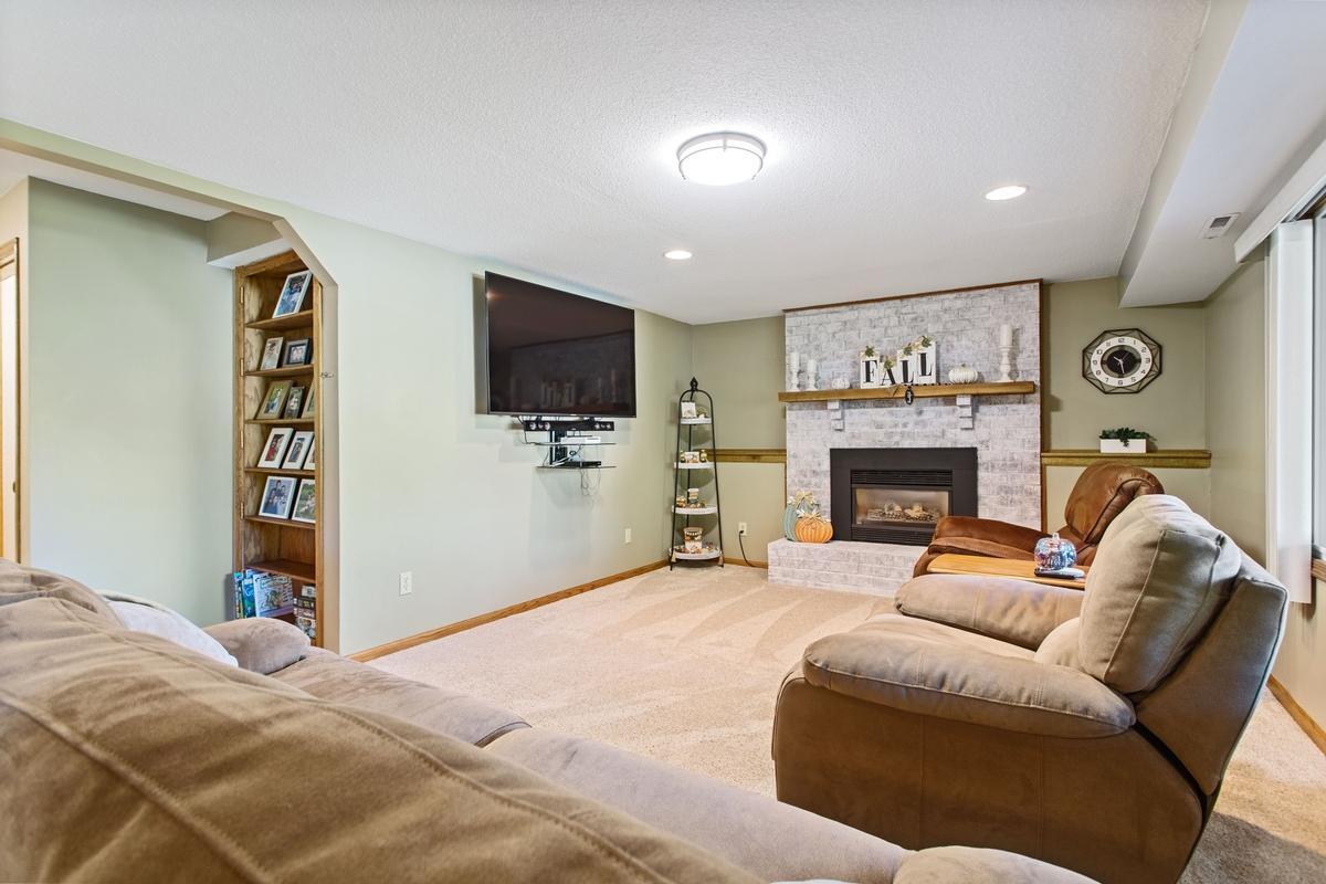 View of Residential at 670 Conestoga Trail, Chanhassen MN 55317, Chanhassen (23 of 31) - Mike Wilen | Minnesota Team Real Estate