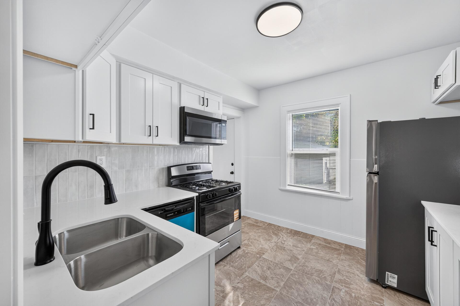 View of Residential at 1190 Magnolia Avenue, Saint Paul MN 55106, Saint Paul (8 of 23) - Mike Wilen | Minnesota Team Real Estate