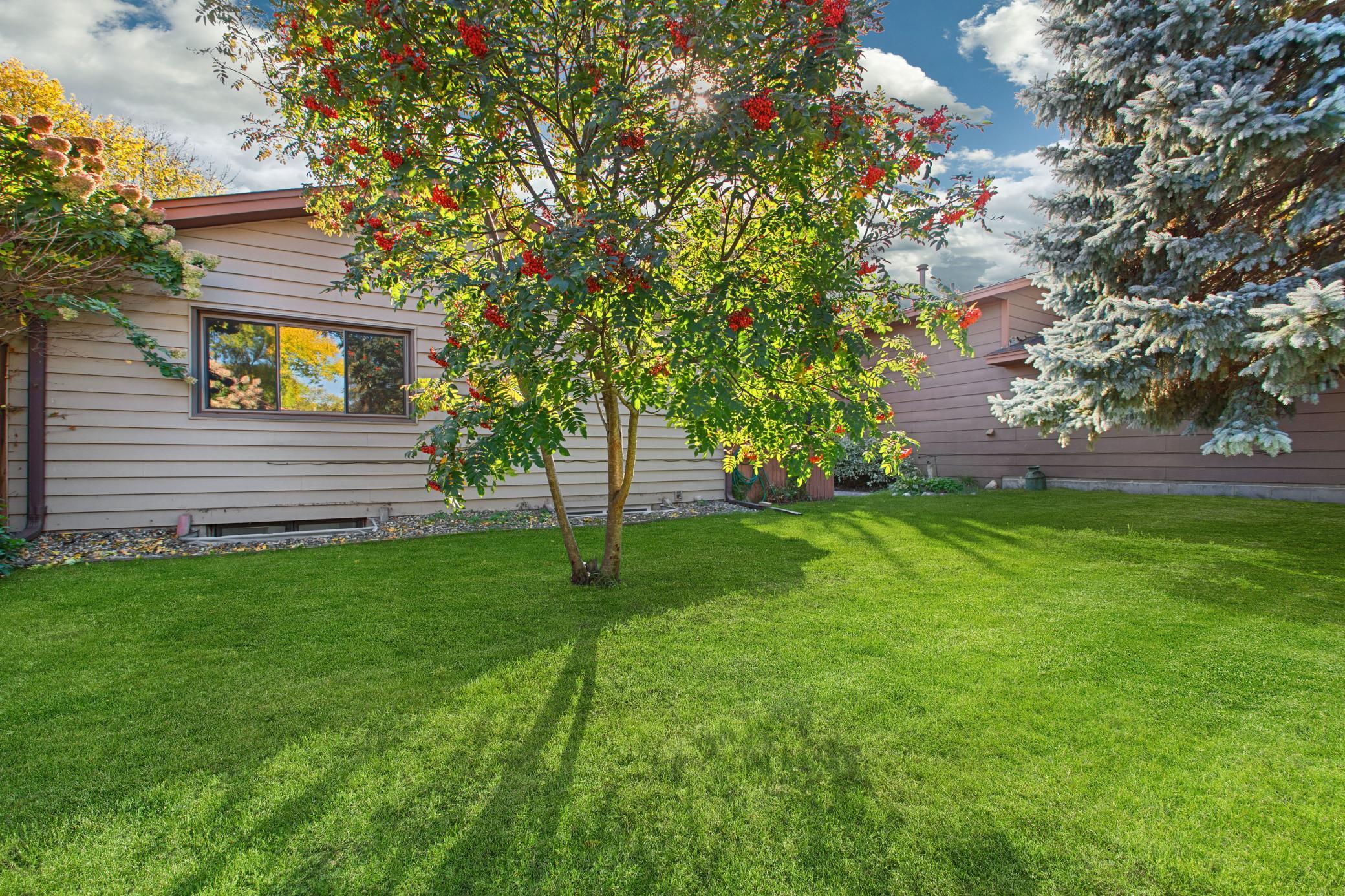 View of Residential at 5347 Emerald Way, Apple Valley MN 55124, Apple Valley (15 of 36) - Mike Wilen | Minnesota Team Real Estate