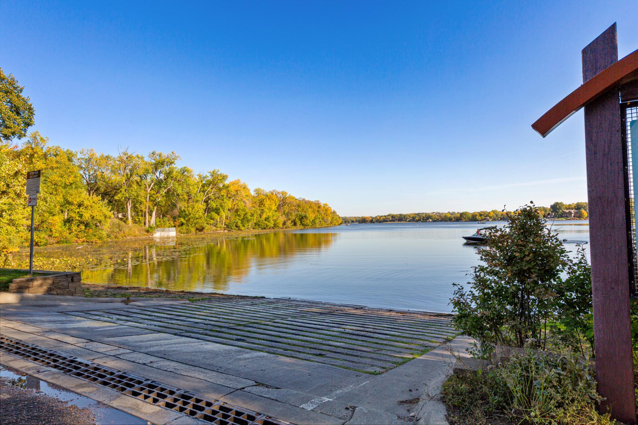 View of Residential at 800 Crystal Lake Road, Burnsville MN 55306, Burnsville (16 of 63) - Mike Wilen | Minnesota Team Real Estate