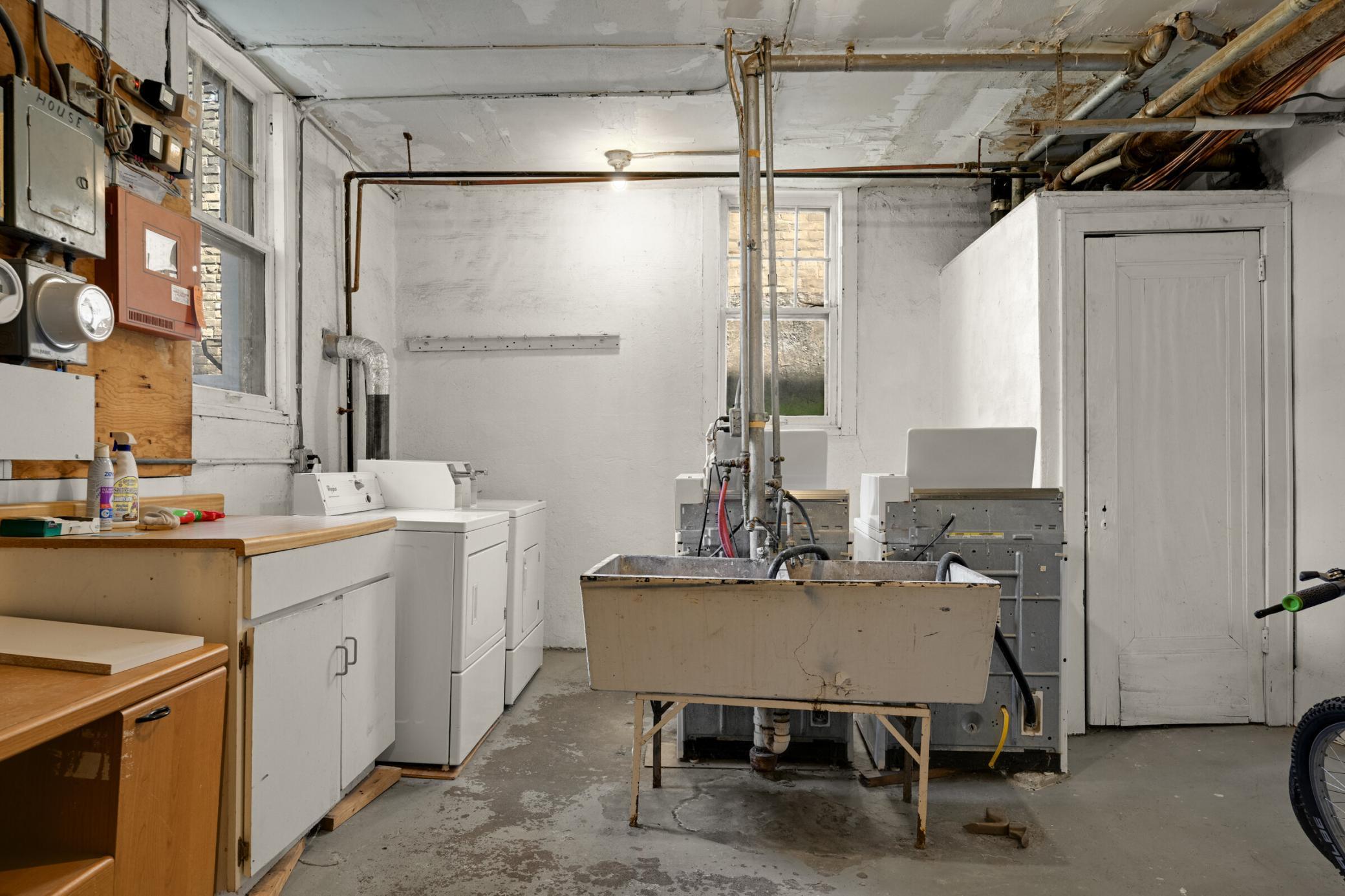 View of Commercial Sale at 1171 Selby Avenue, Saint Paul MN 55104, Saint Paul (38 of 45) - Mike Wilen | Minnesota Team Real Estate